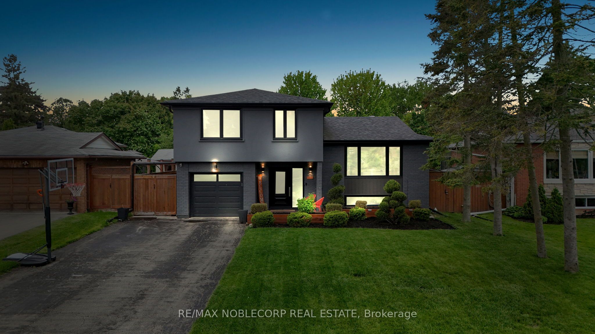 255 Bell Air Dr Property Photo 1