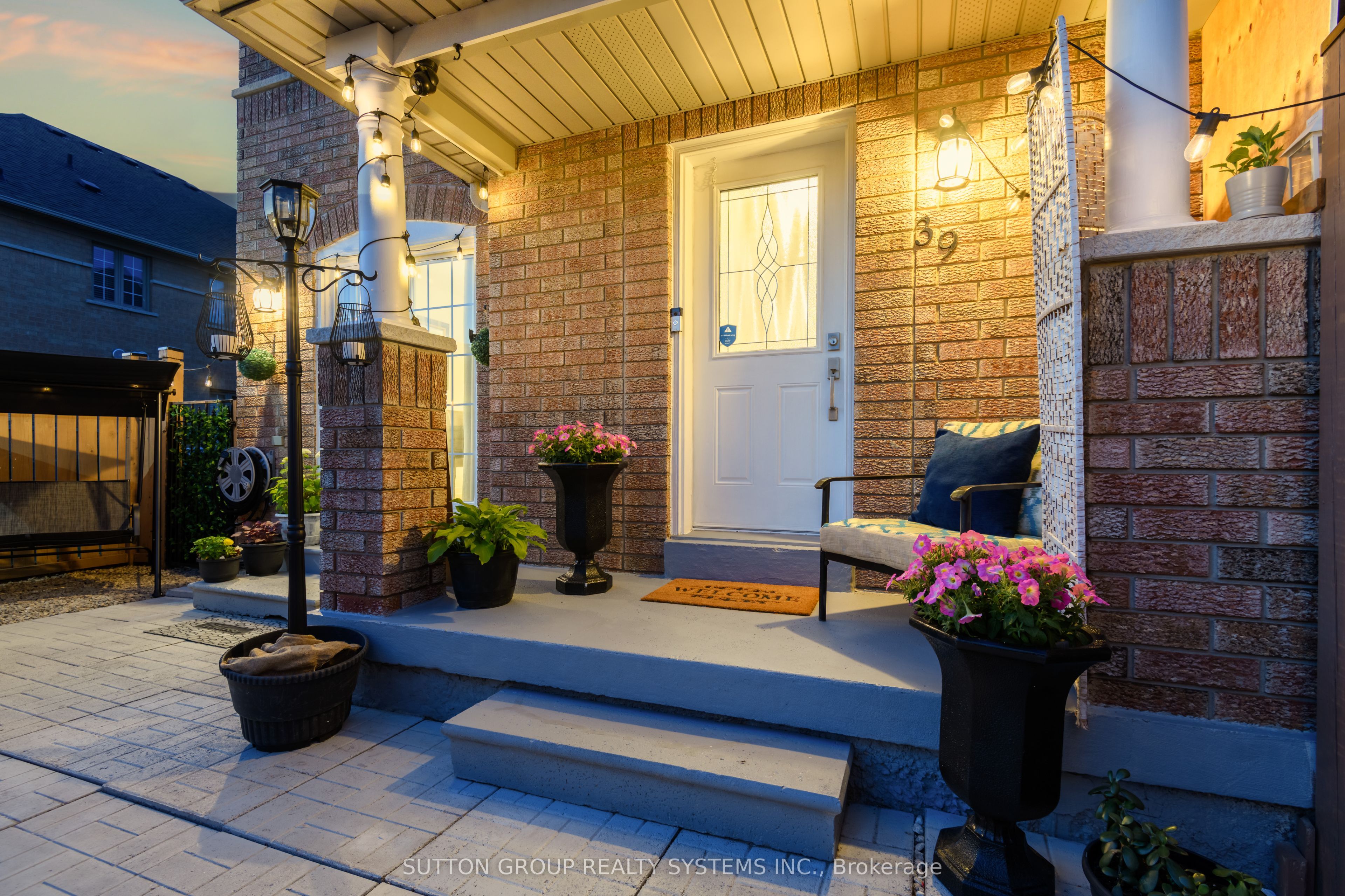 39 Morningmist Street Property Photo 3