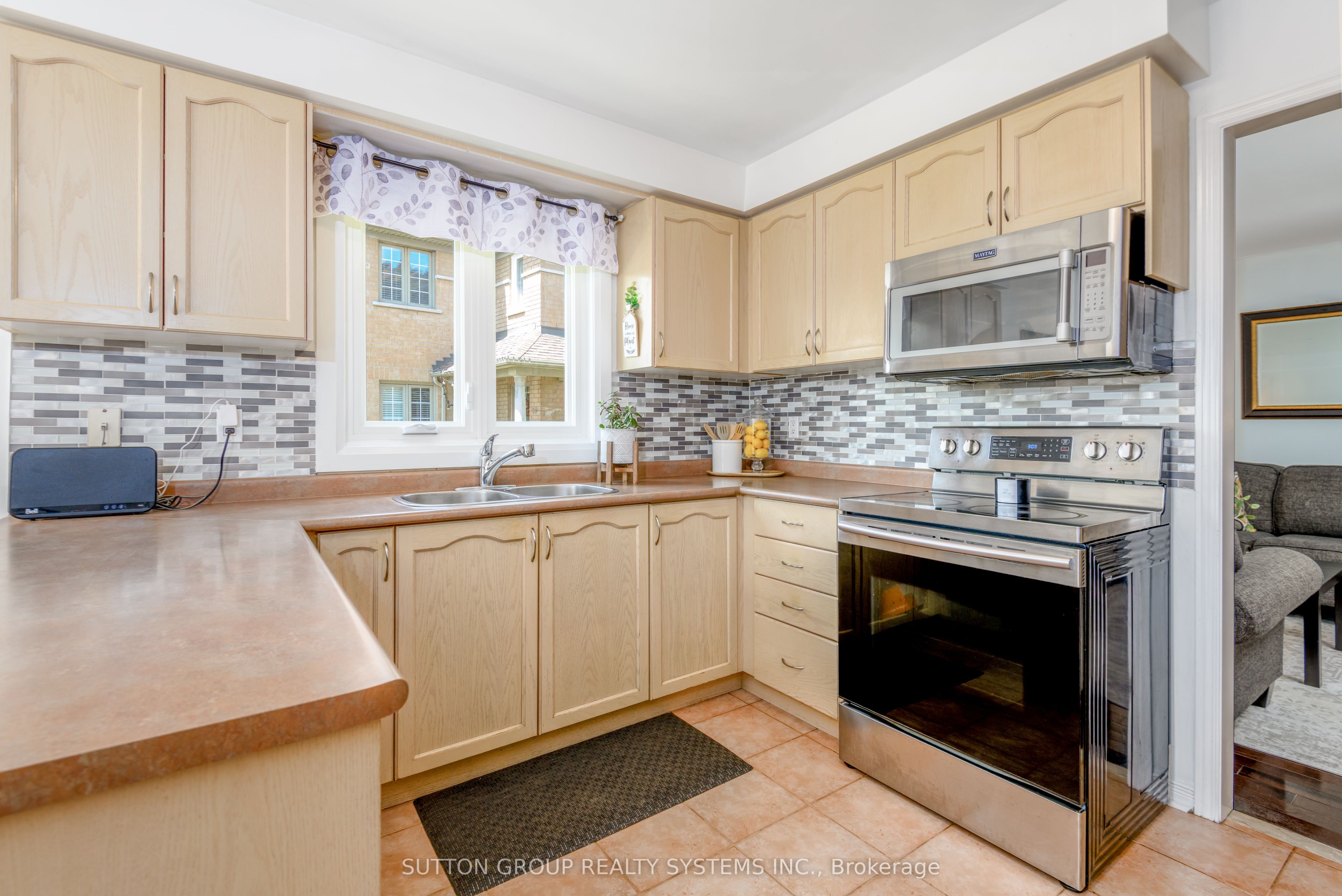 39 Morningmist Street Property Photo 6