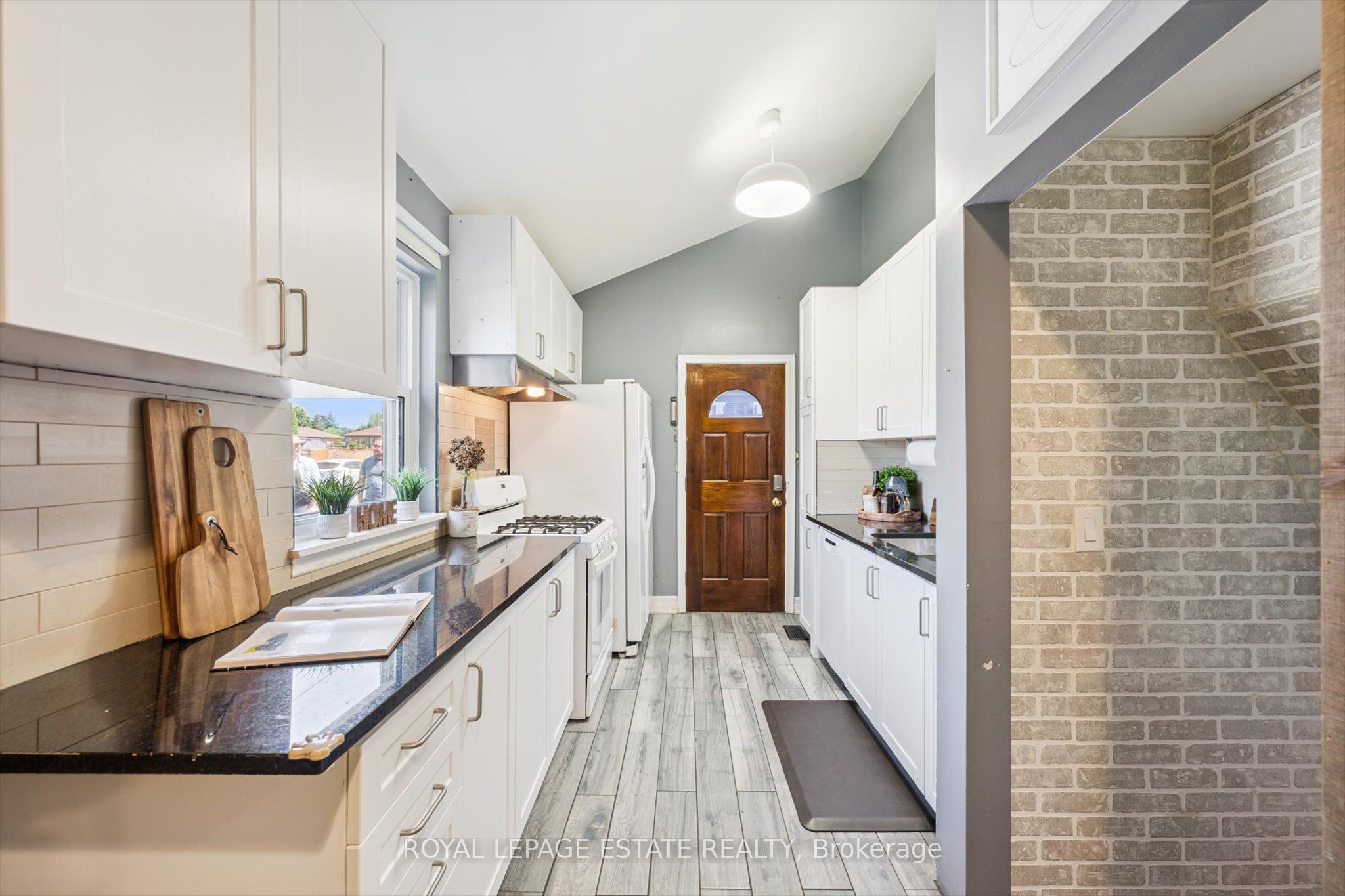 57 Nanwood Drive Property Photo 8