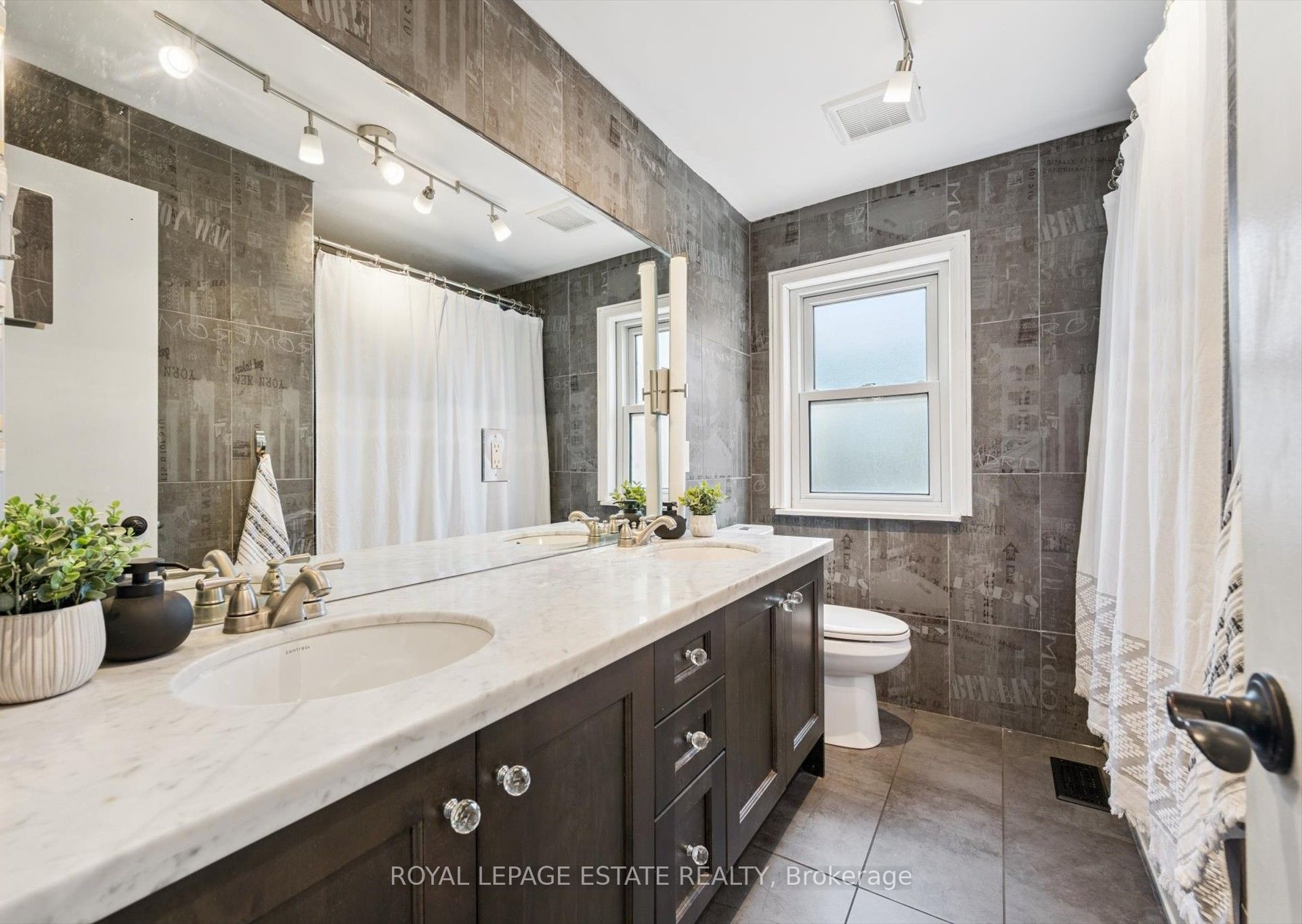 57 Nanwood Drive Property Photo 18
