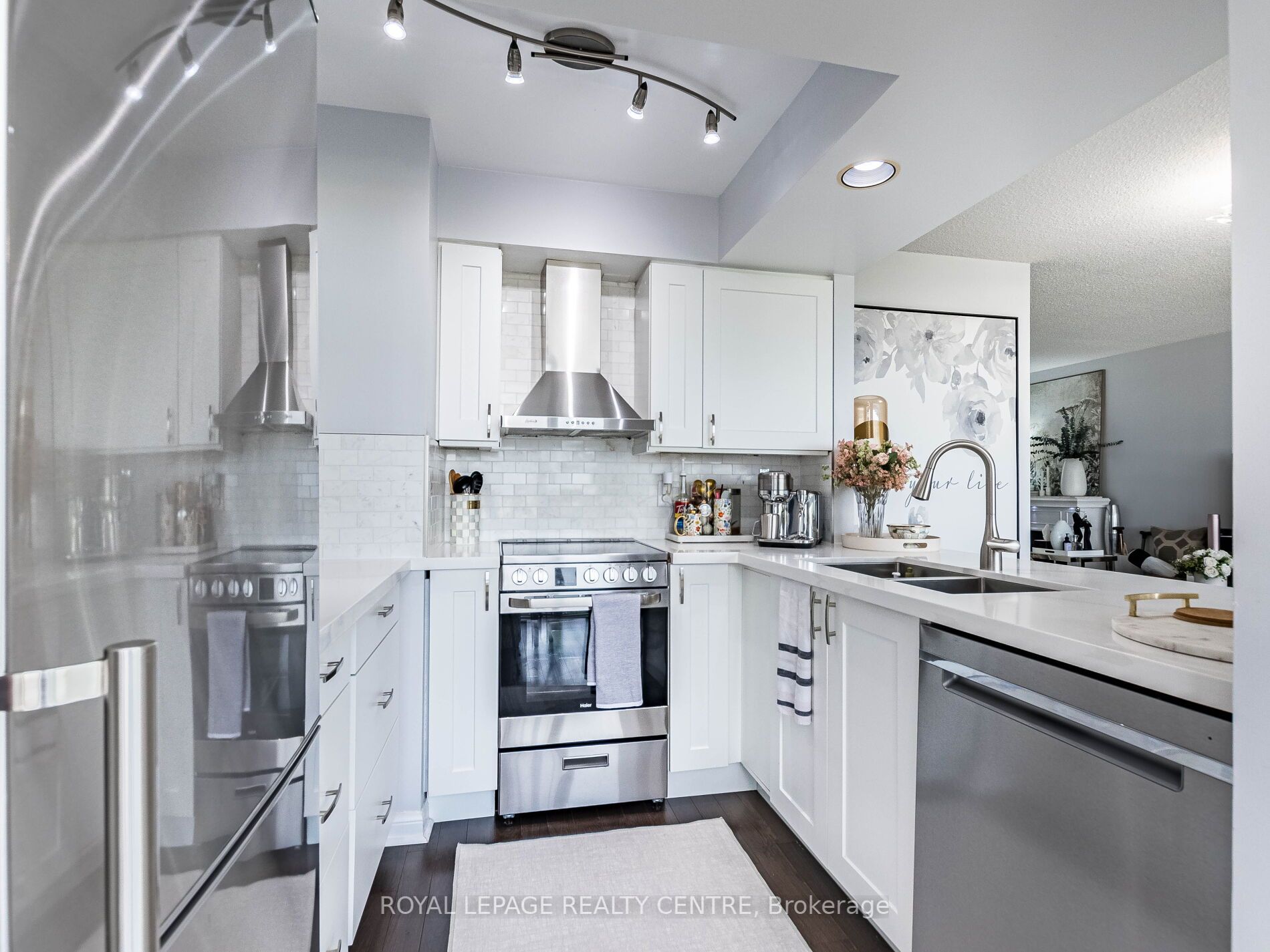 50 Eglinton Avenue W 601 Property Photo 7