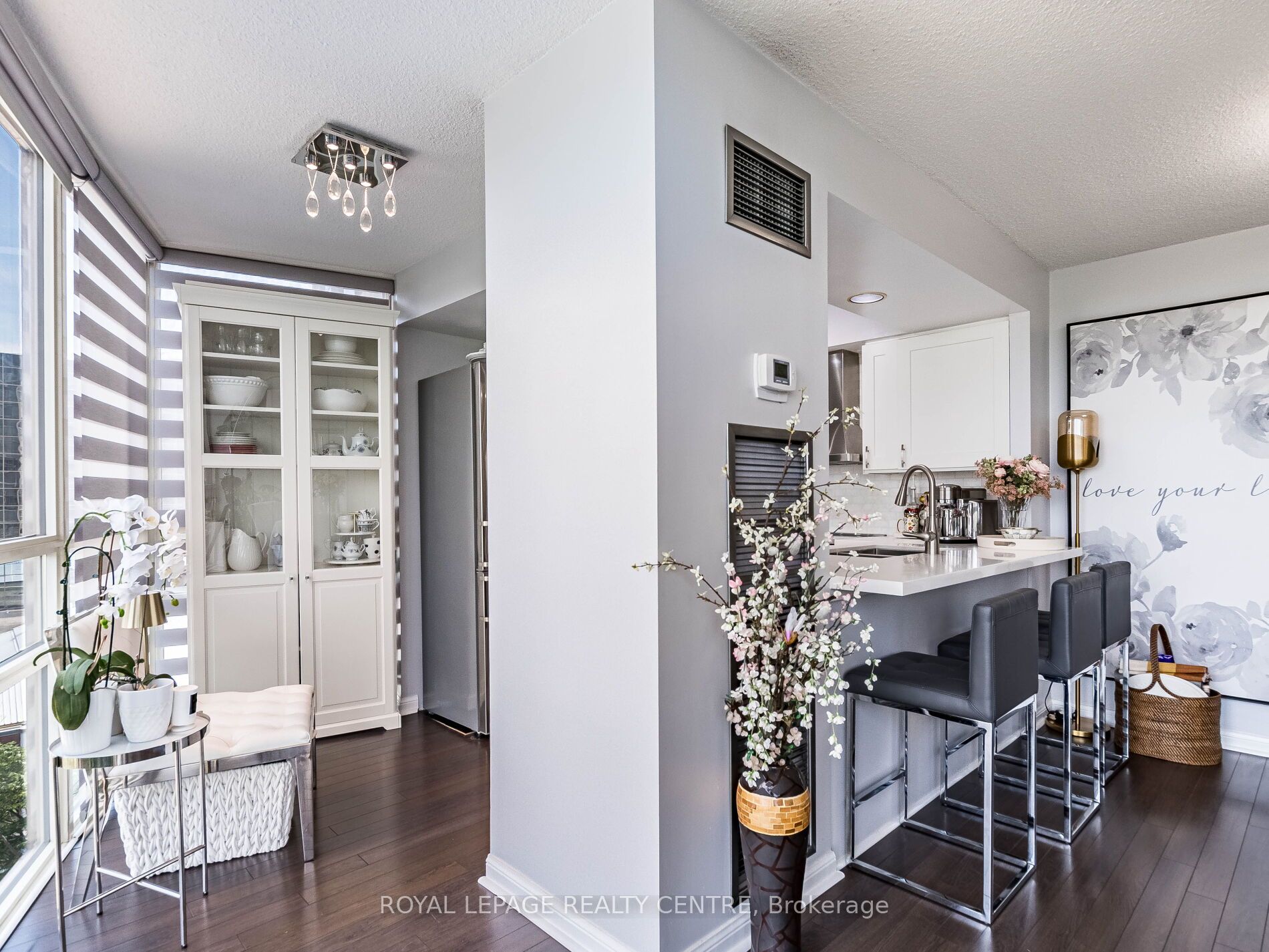 50 Eglinton Avenue W 601 Property Photo 8