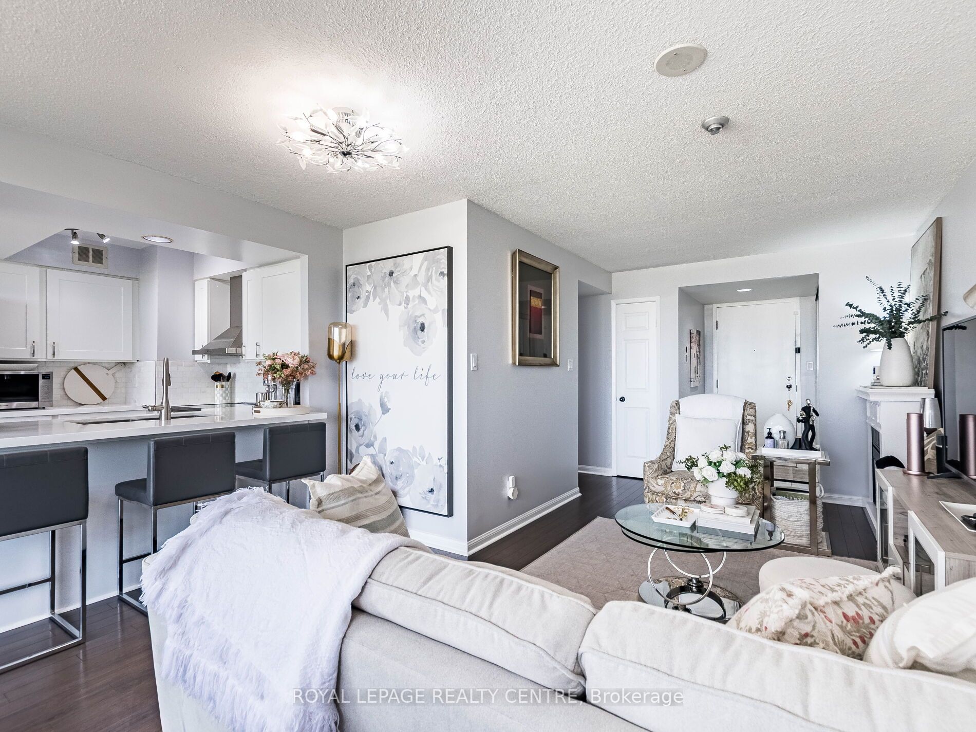 50 Eglinton Avenue W 601 Property Photo 11