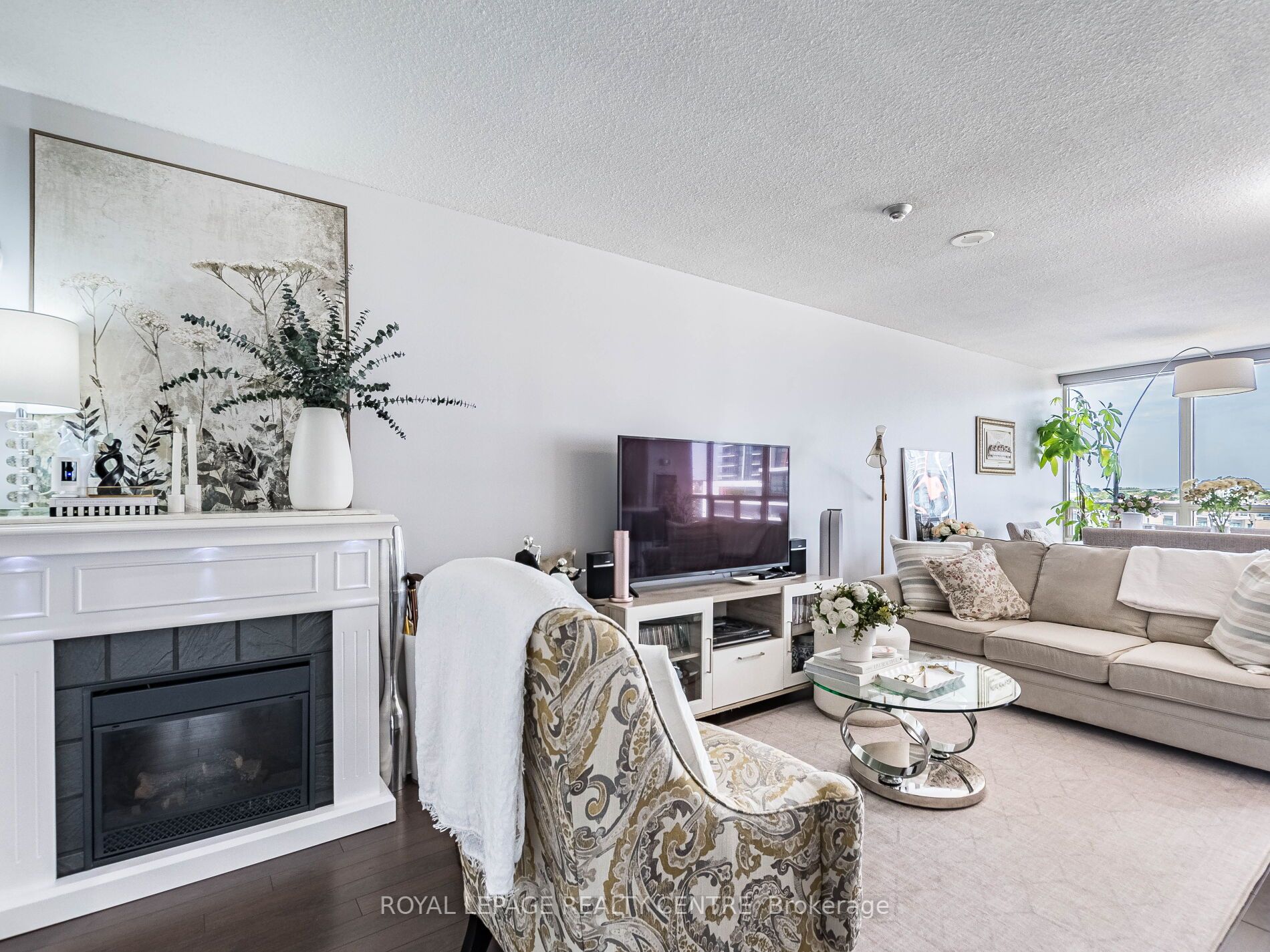 50 Eglinton Avenue W 601 Property Photo 12