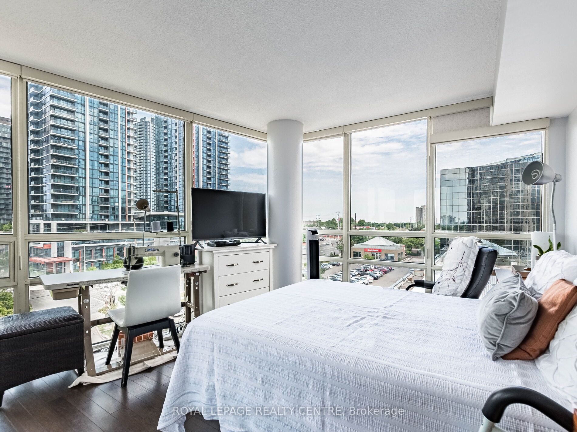 50 Eglinton Avenue W 601 Property Photo 17