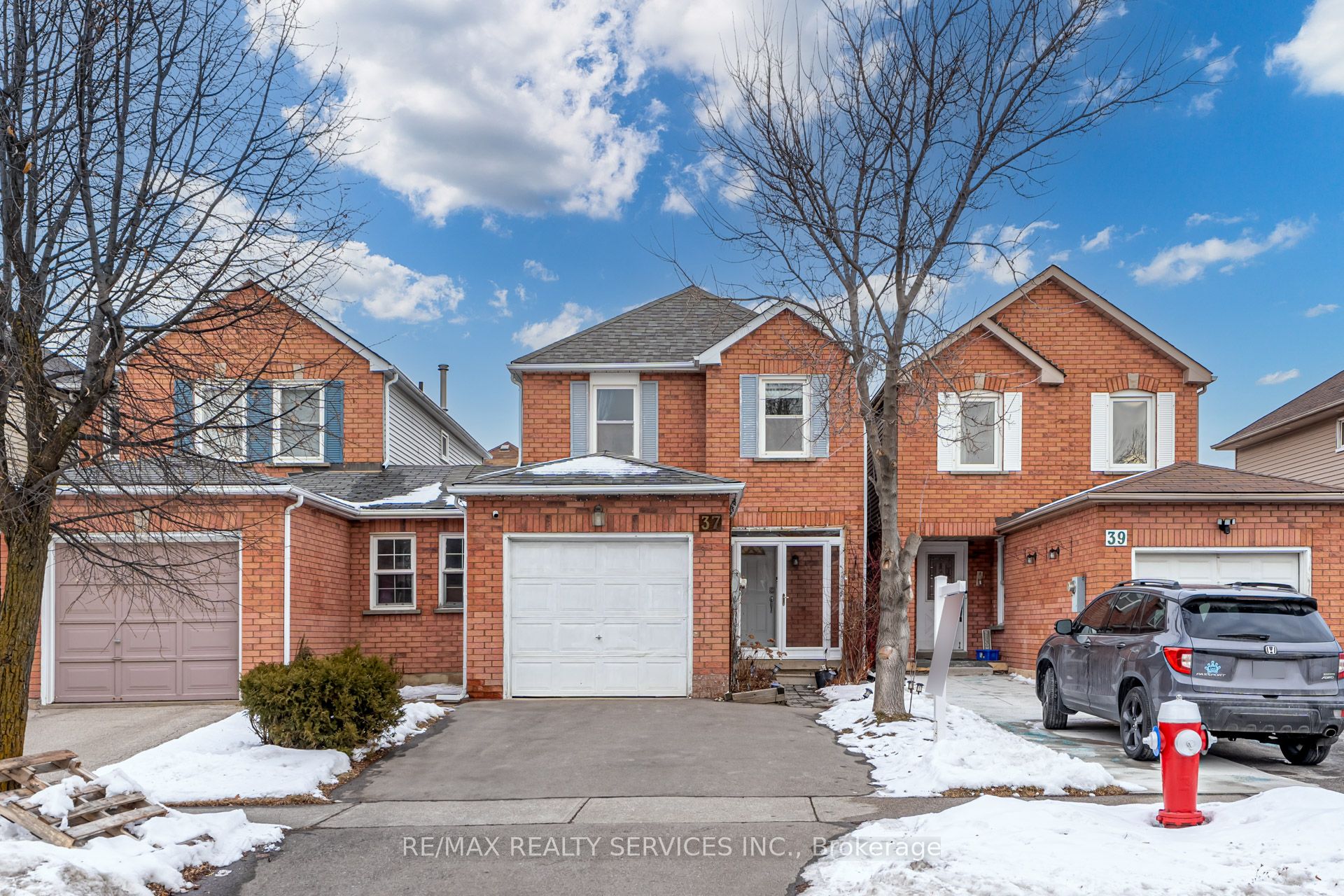 37 Solway Ave Property Photo 1