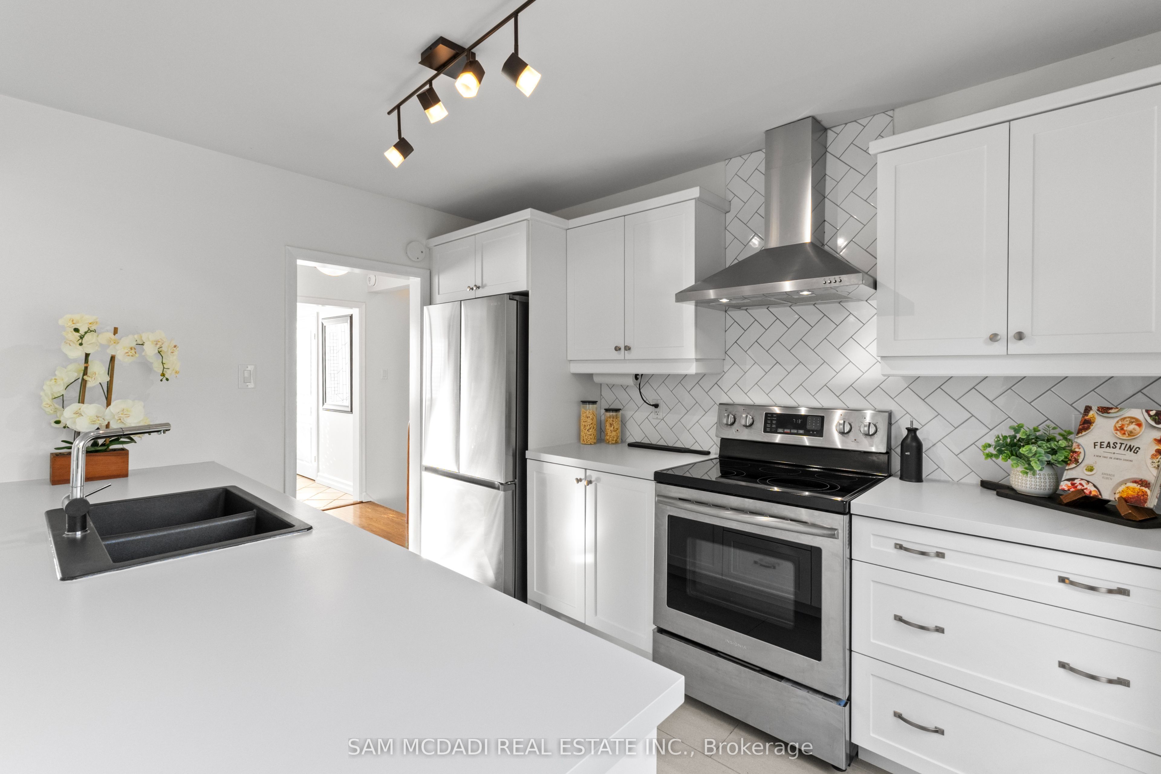1854 Christopher Road Property Photo 9
