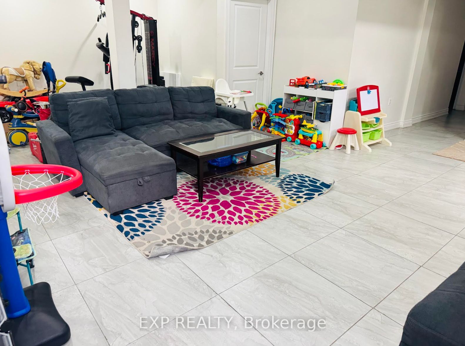 85 Degrey Drive (bsmnt) Property Photo 5