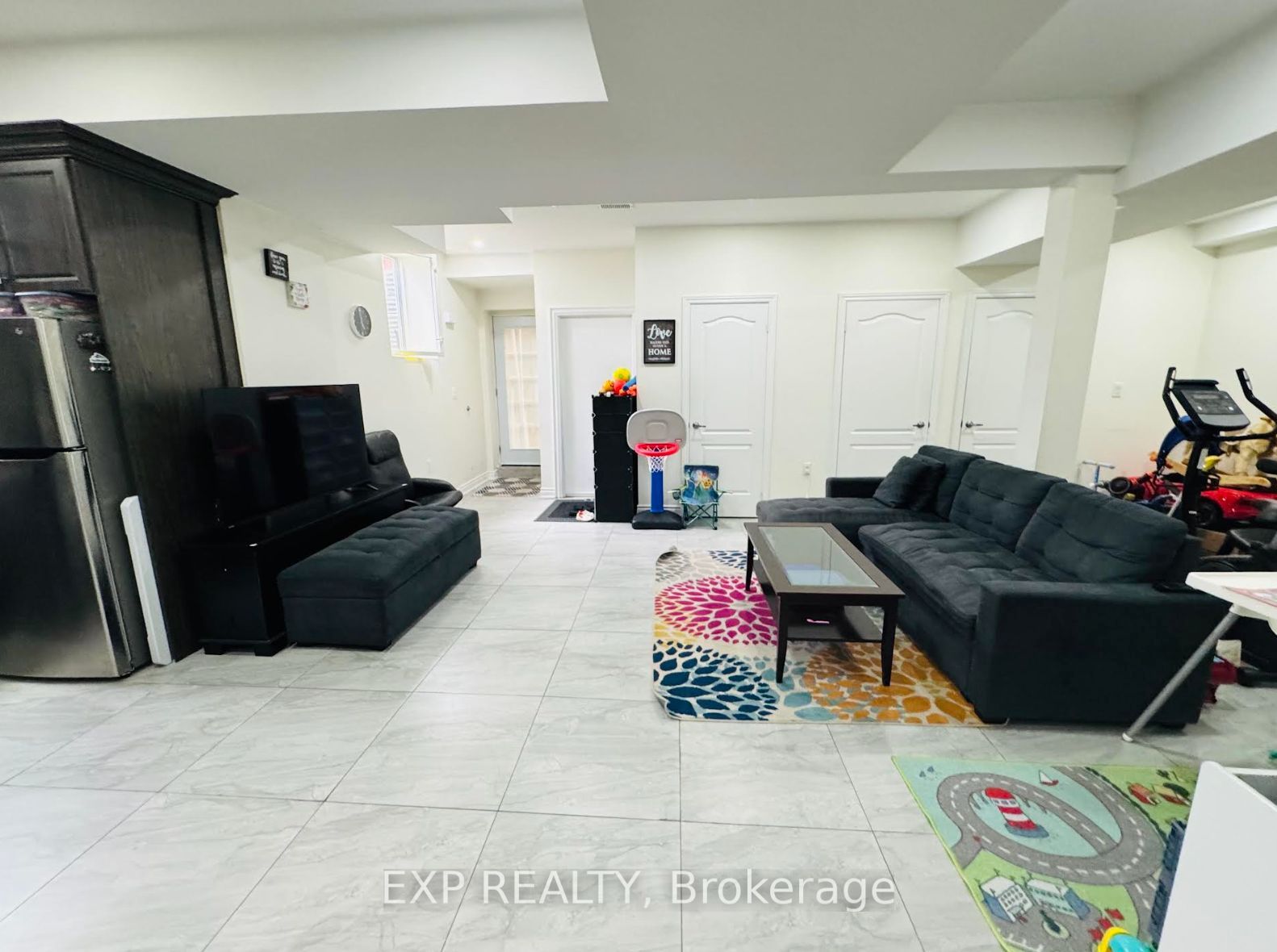 85 Degrey Drive (bsmnt) Property Photo 6
