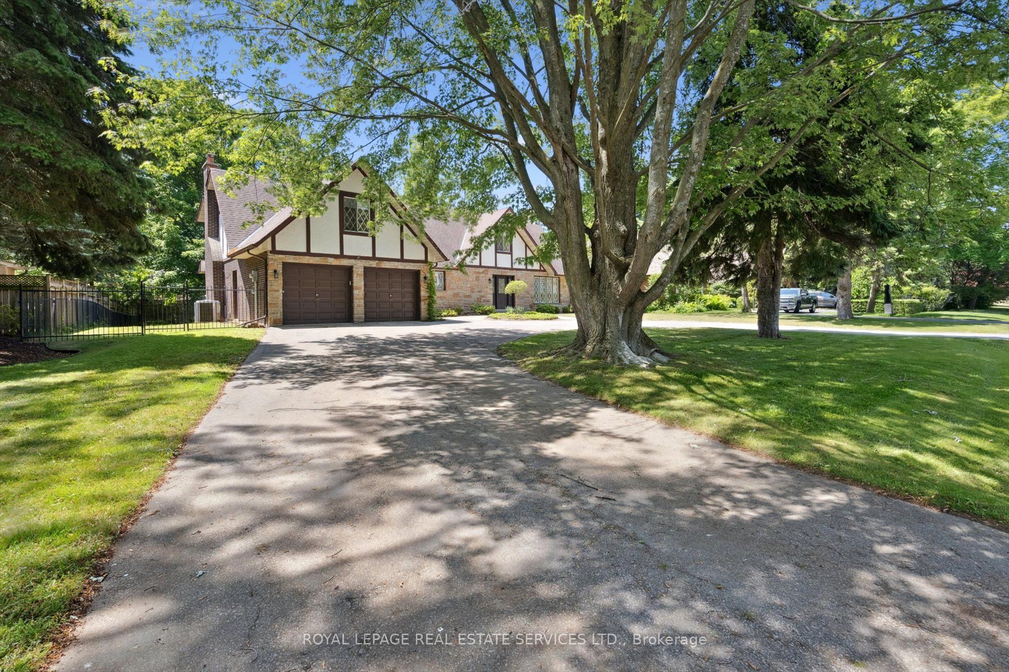 30 Birkbank Dr Property Photo 1