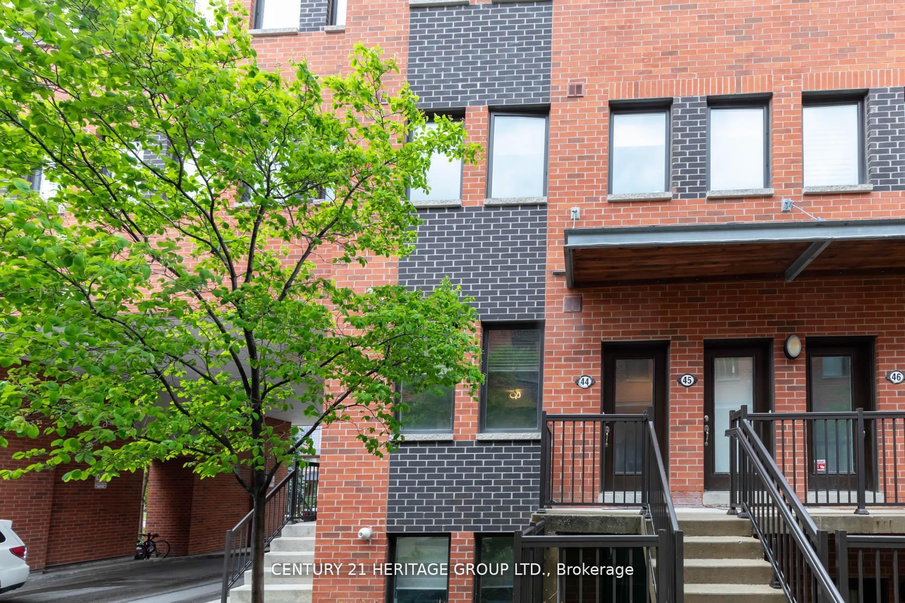 #44 - 68 Winston Park Boulevard Property Photo 1