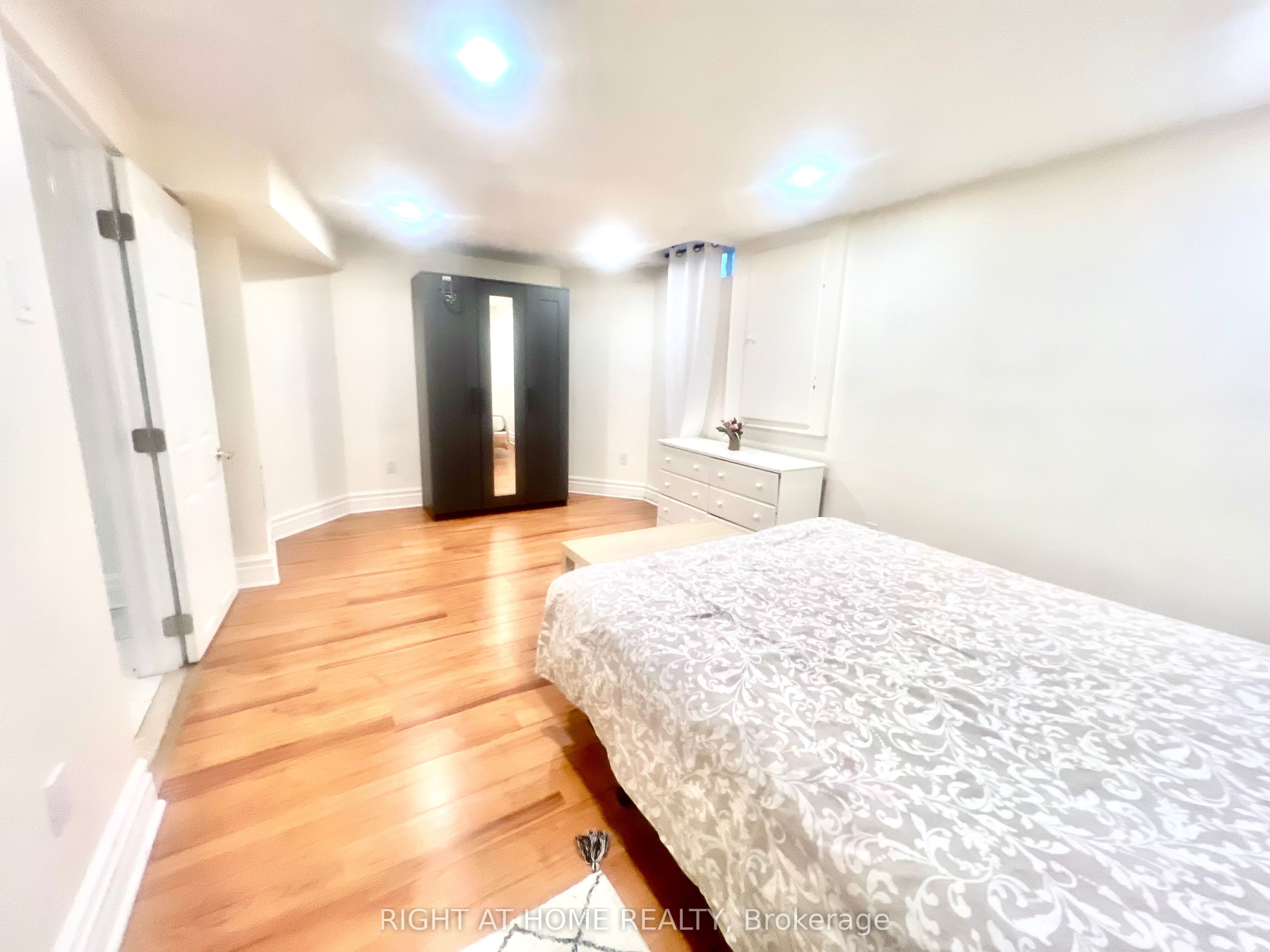 289 Laurentian Avenue Property Photo 1