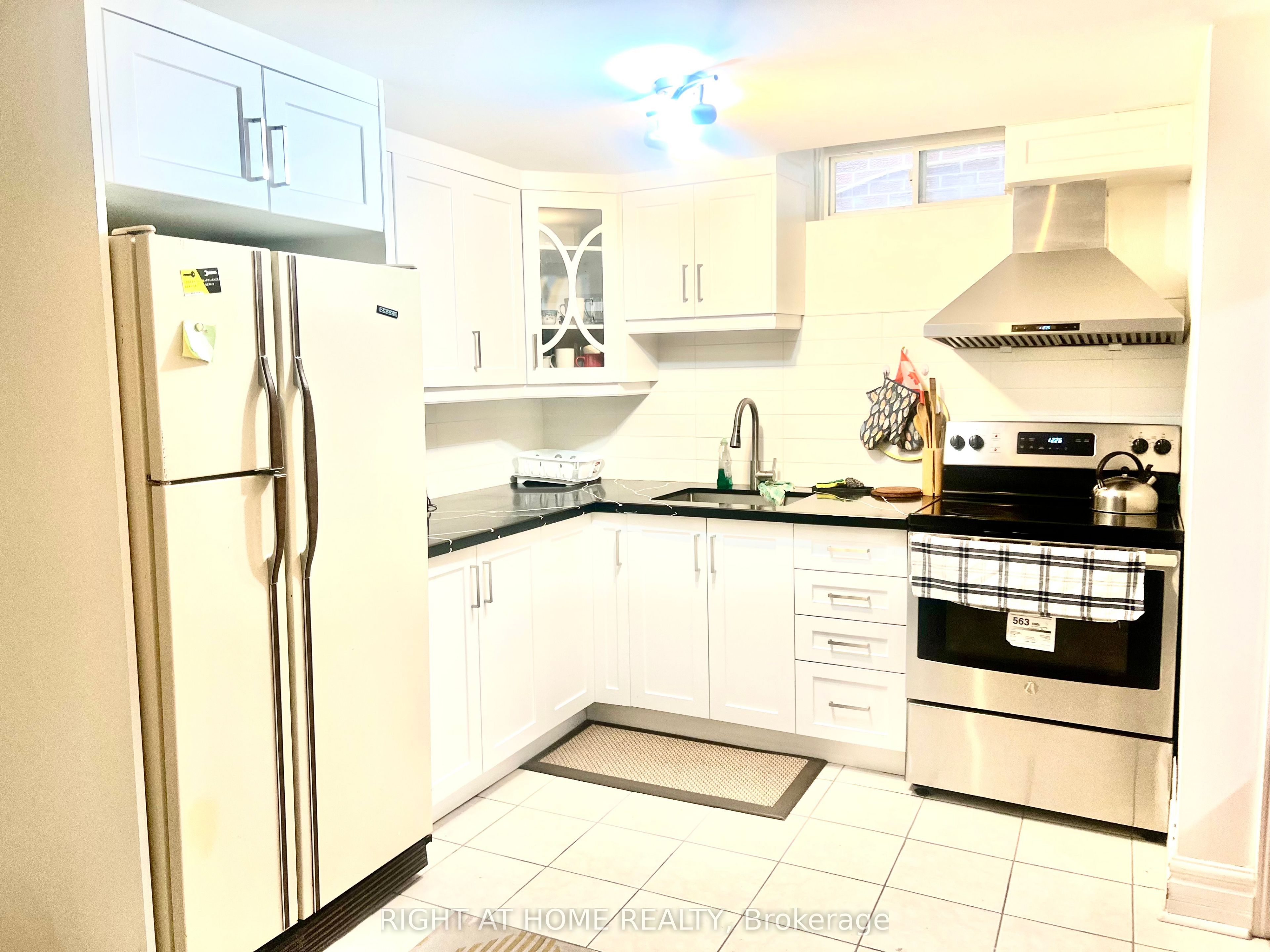 289 Laurentian Avenue Property Photo 2