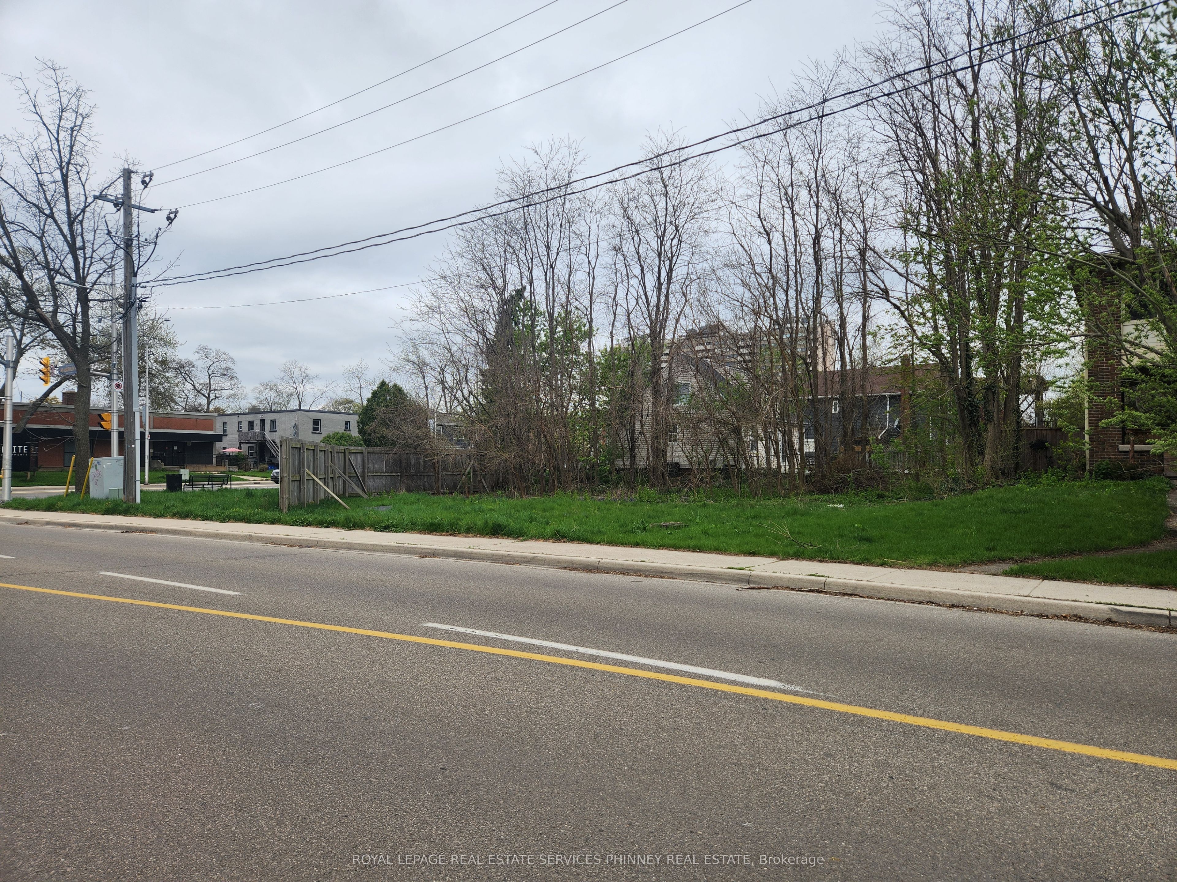 685 Brant St Property Photo 2