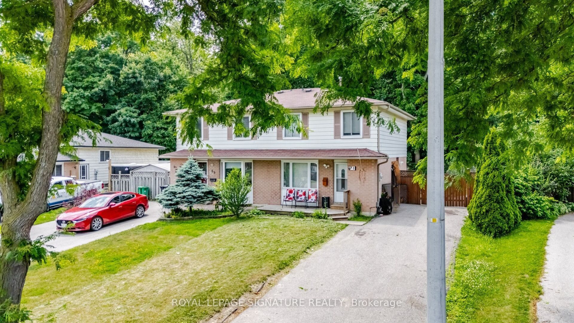 71 Mandarin Crescent N Property Photo 7