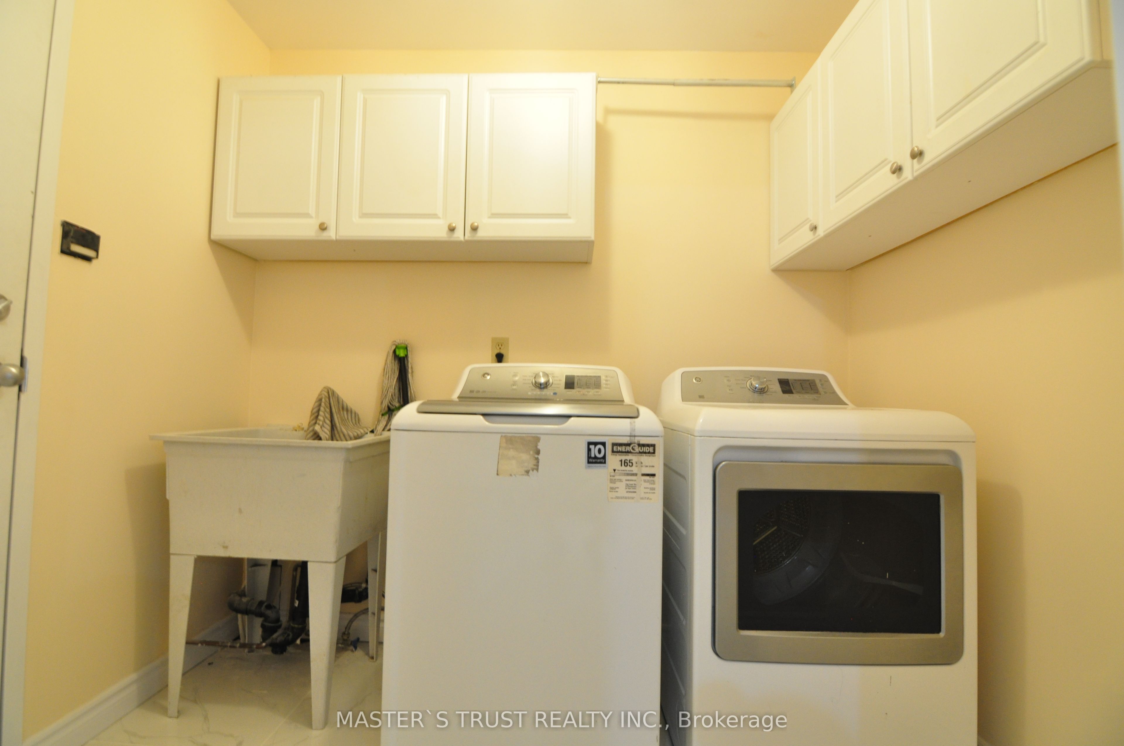 3312 Waxwing Drive Property Photo 5