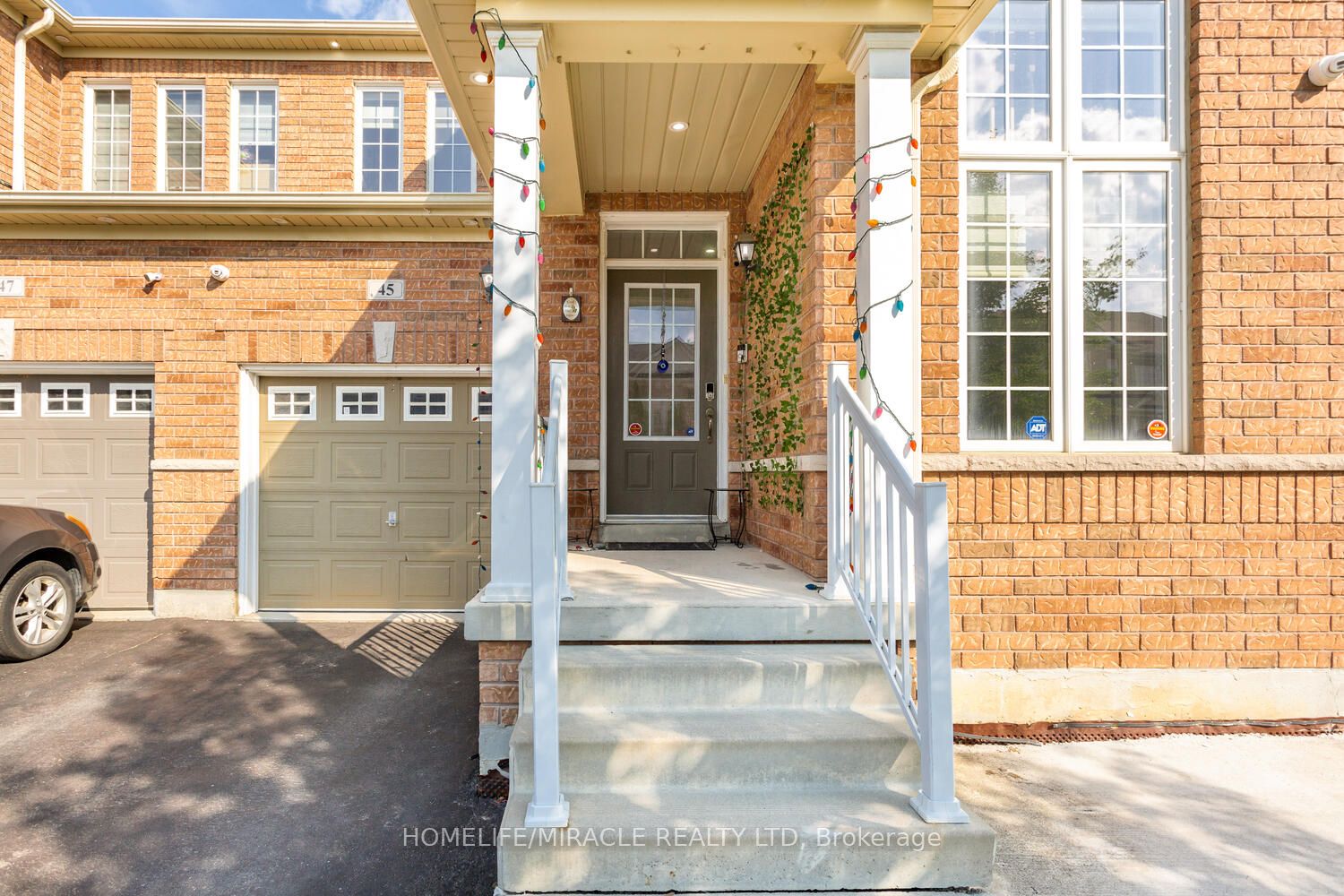 45 Boundbrook Drive Property Photo 3