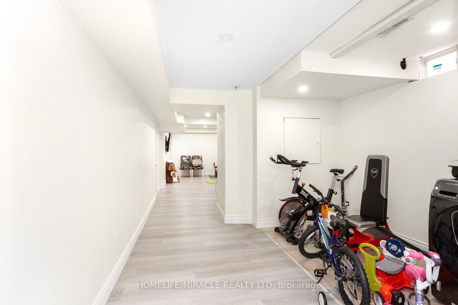 45 Boundbrook Drive Property Photo 42