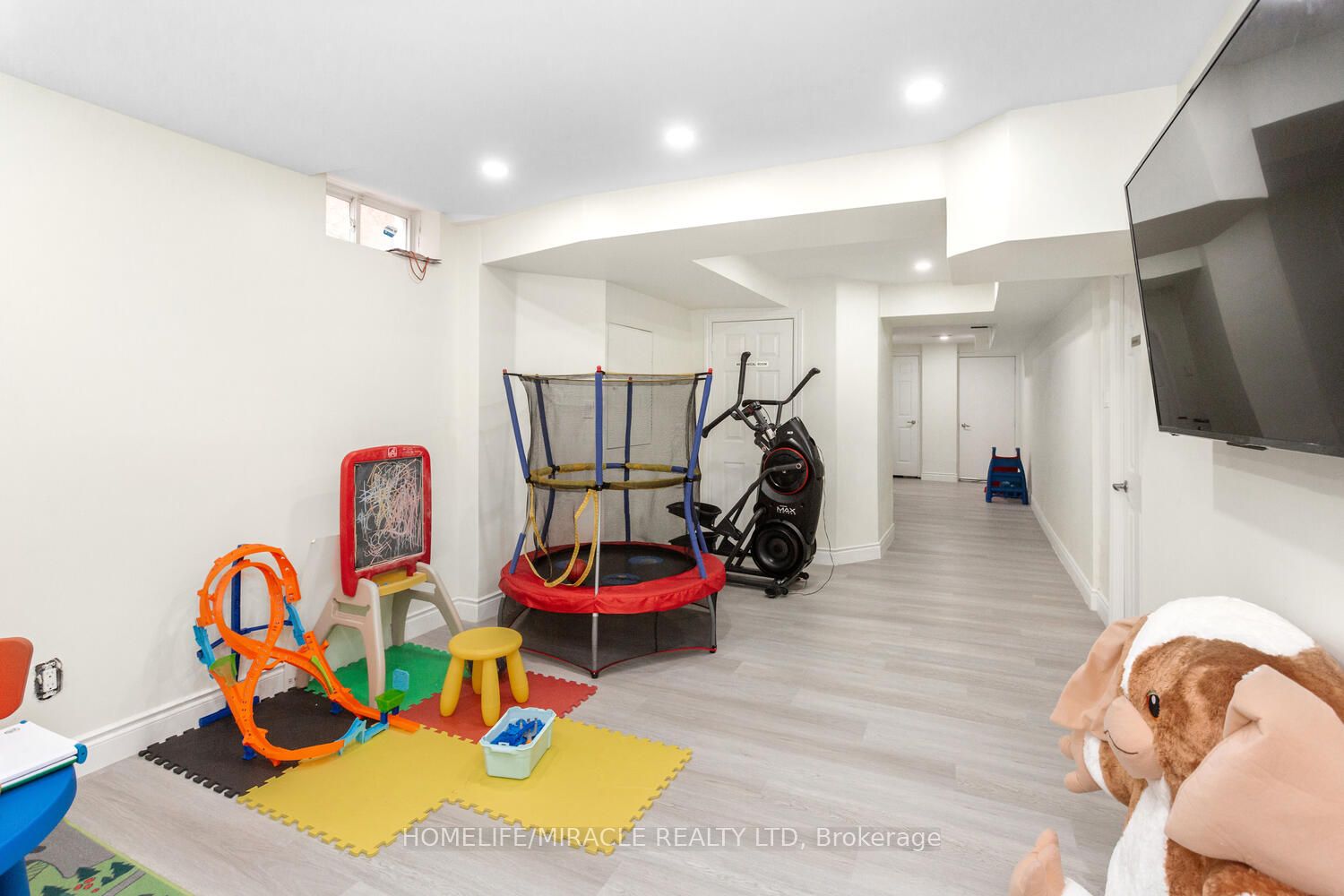 45 Boundbrook Drive Property Photo 44