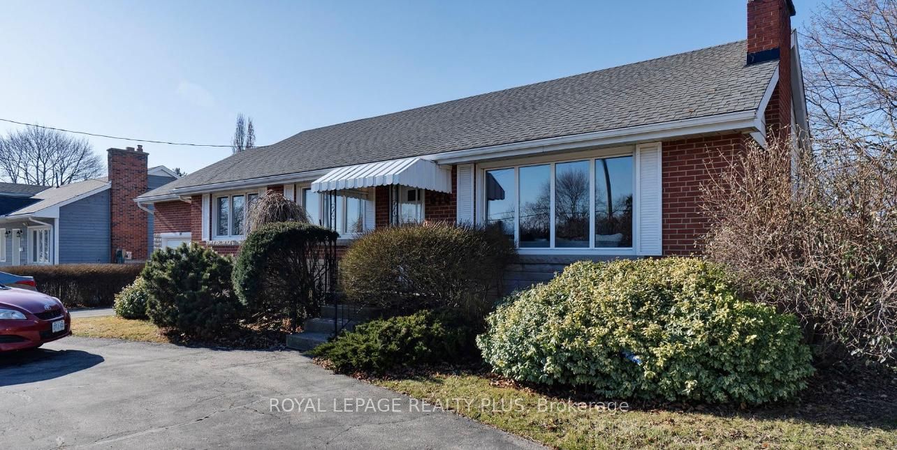 676 Walker's Line Property Photo 1