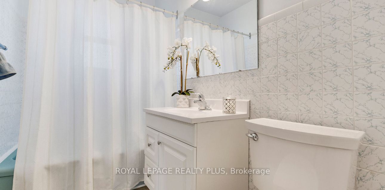 676 Walker's Line Property Photo 10