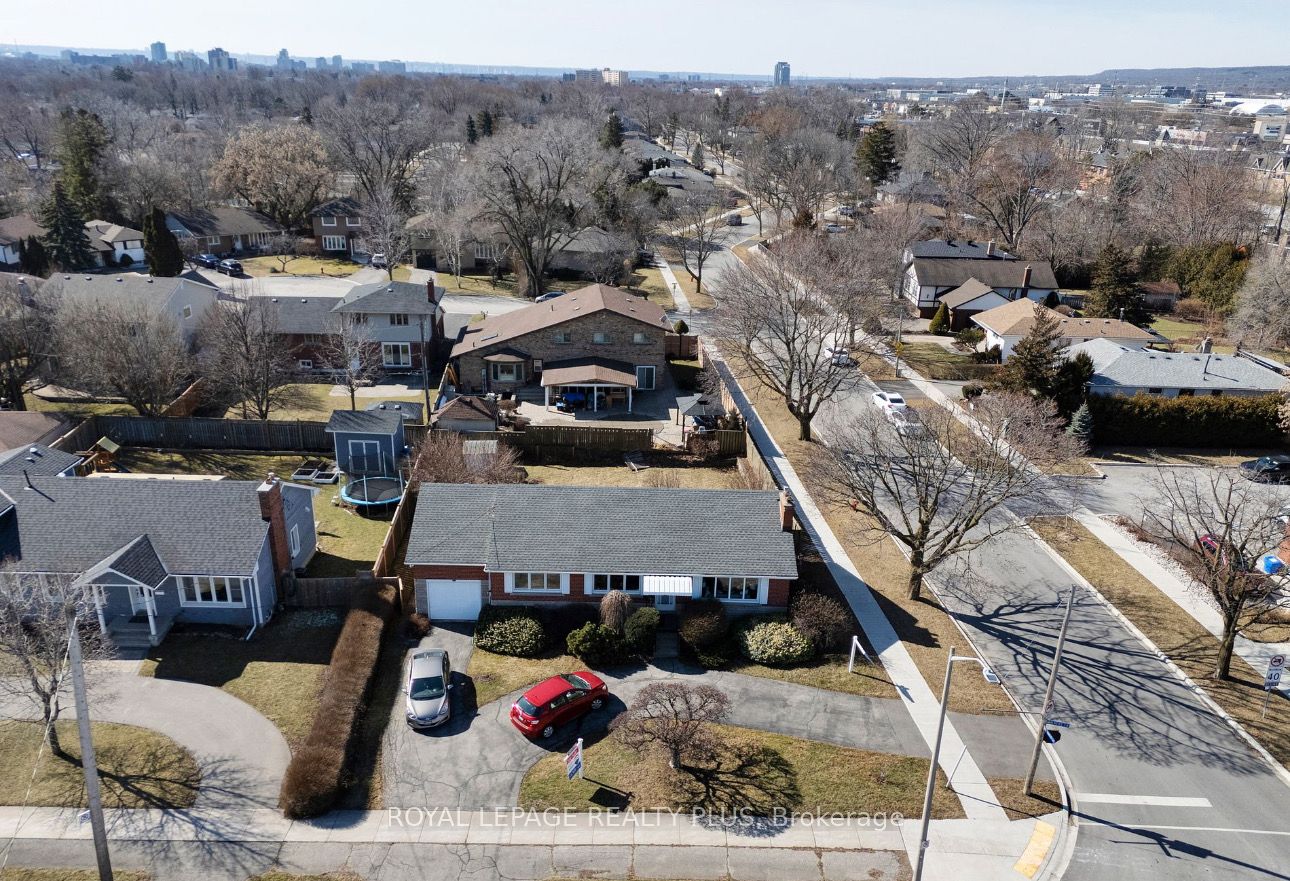 676 Walker's Line Property Photo 17