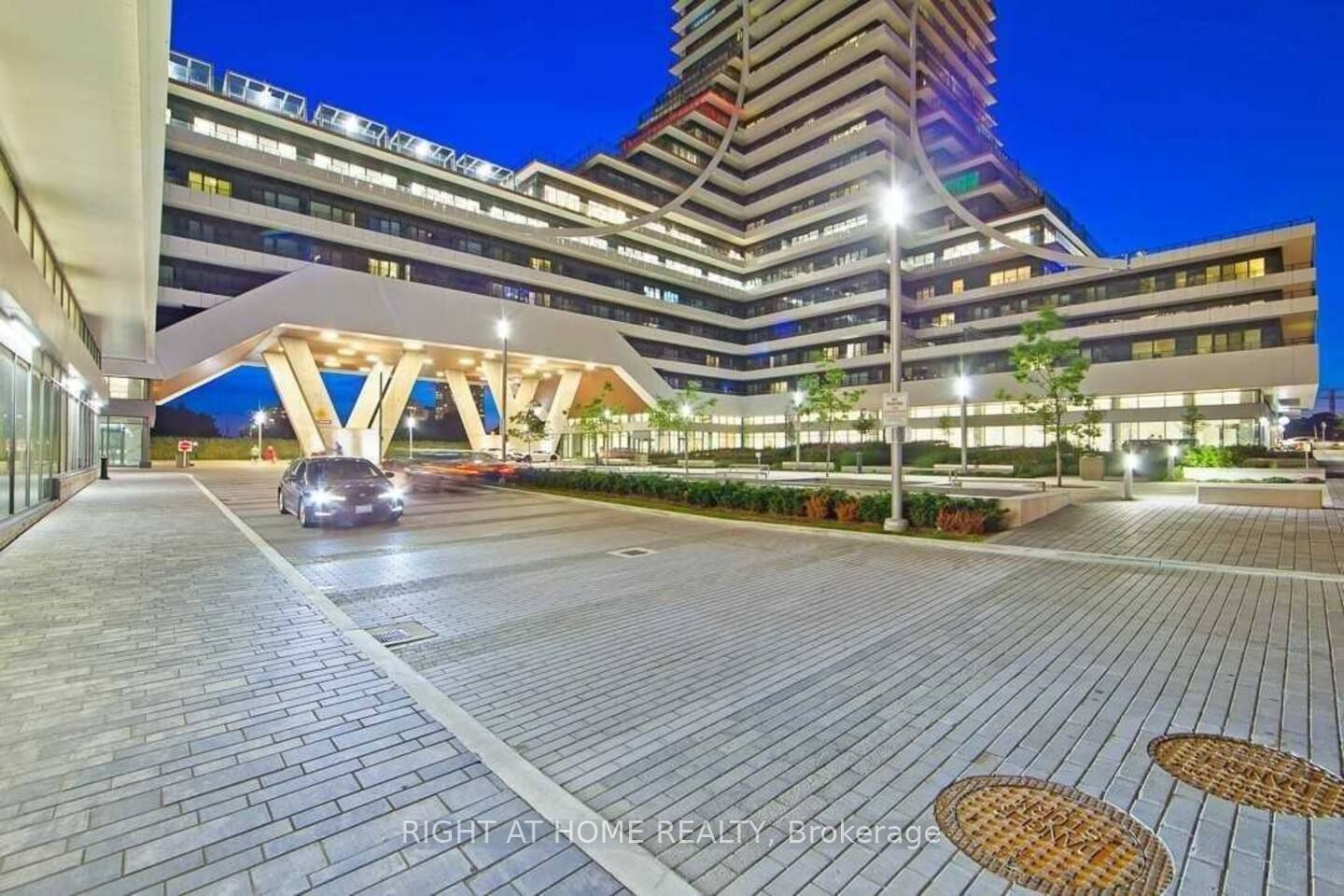 #3212 - 30 Shore Breeze Drive Property Photo 4