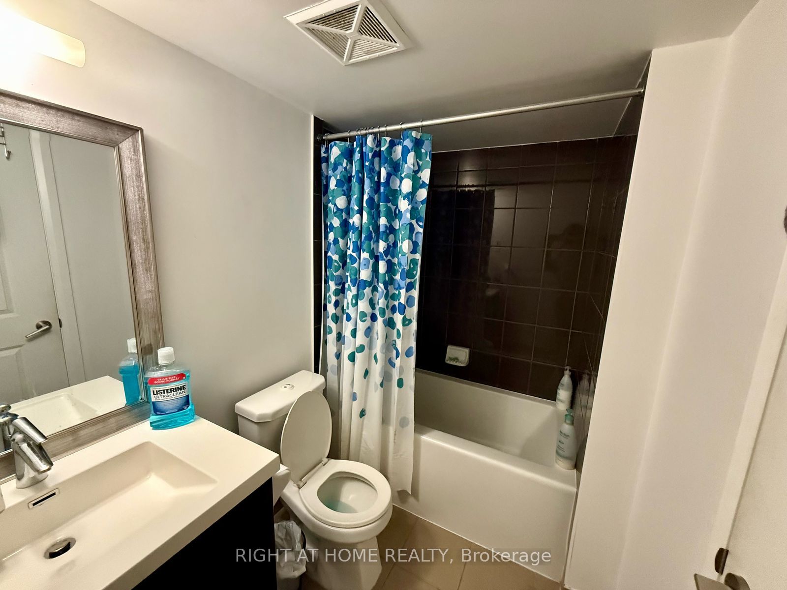 #3212 - 30 Shore Breeze Drive Property Photo 7
