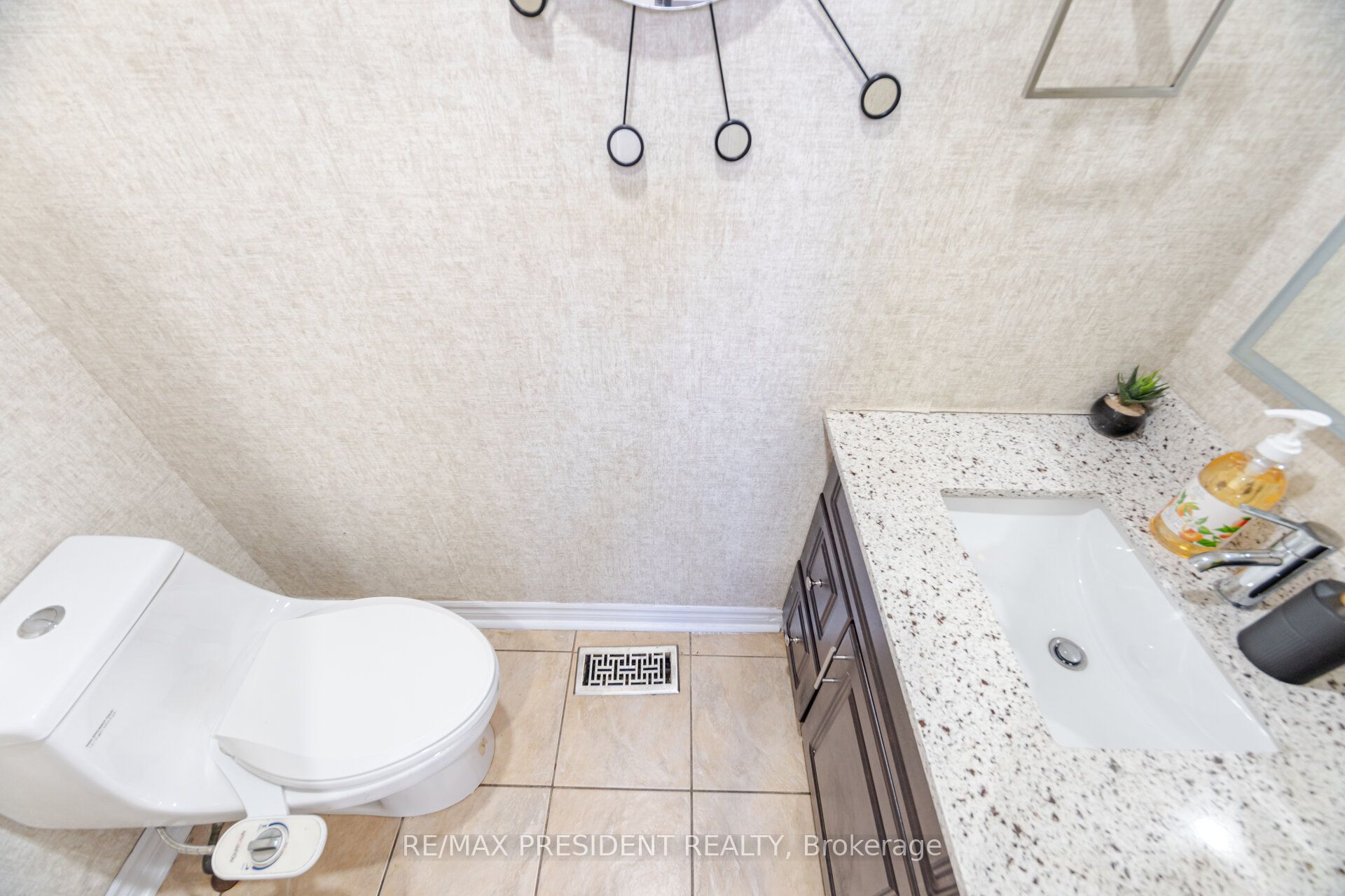 58 Frontenac Crescent Property Photo 19
