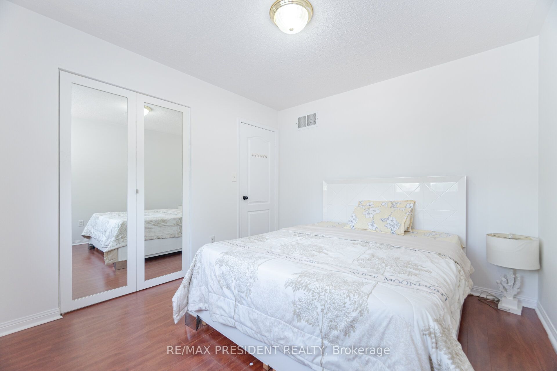 58 Frontenac Crescent Property Photo 30