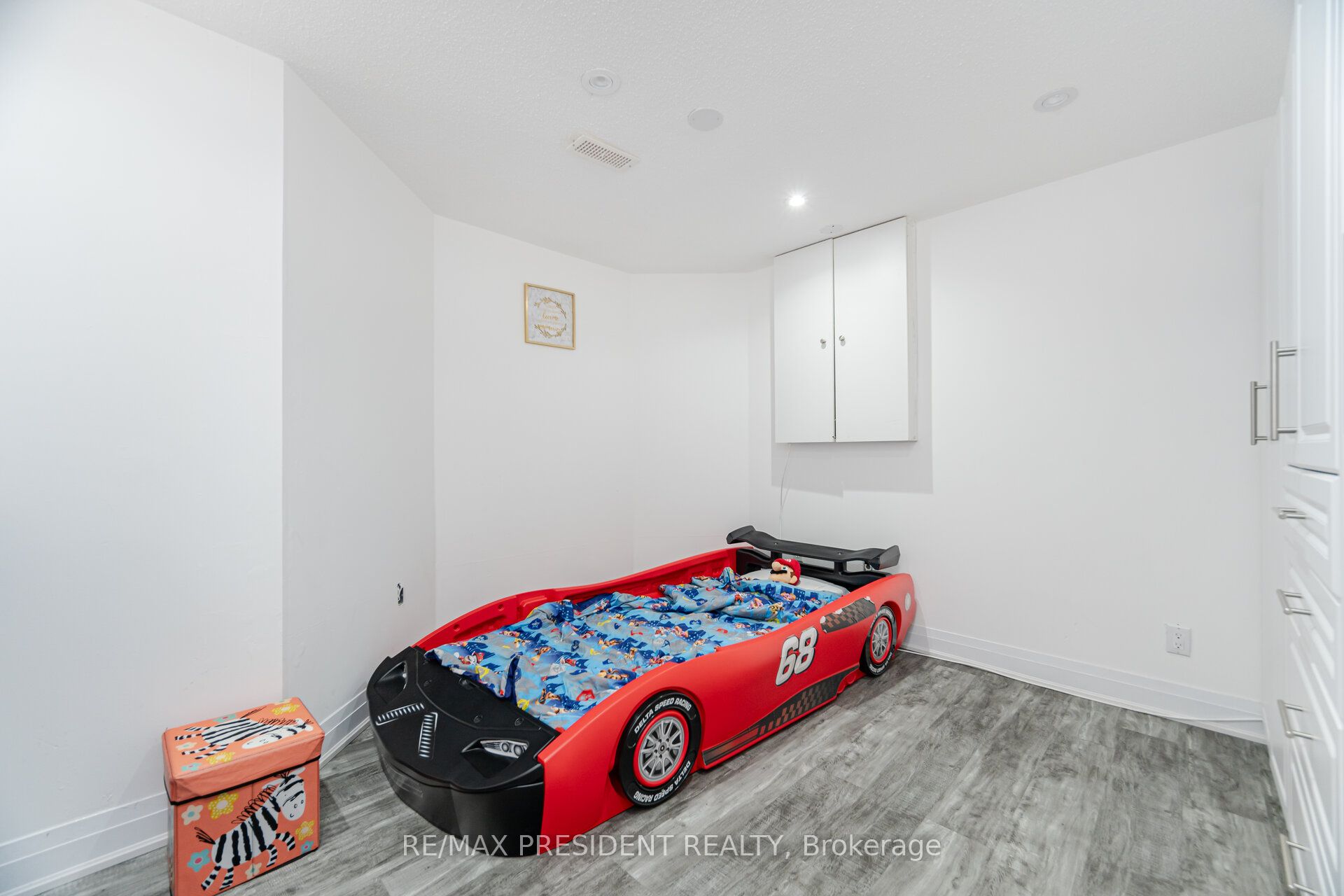 58 Frontenac Crescent Property Photo 38