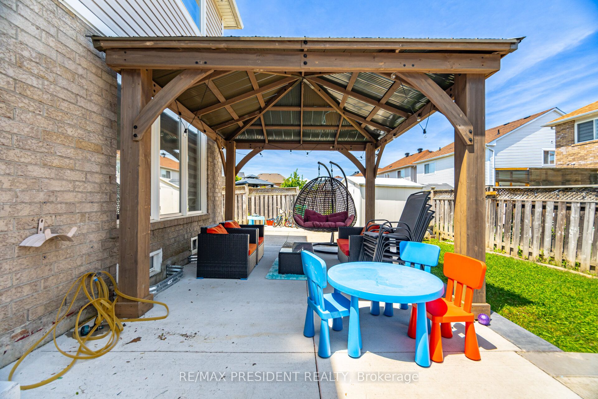 58 Frontenac Crescent Property Photo 42