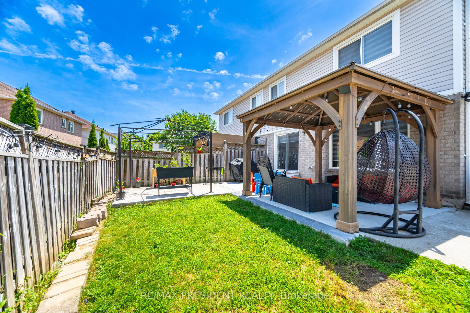 58 Frontenac Crescent Property Photo 45