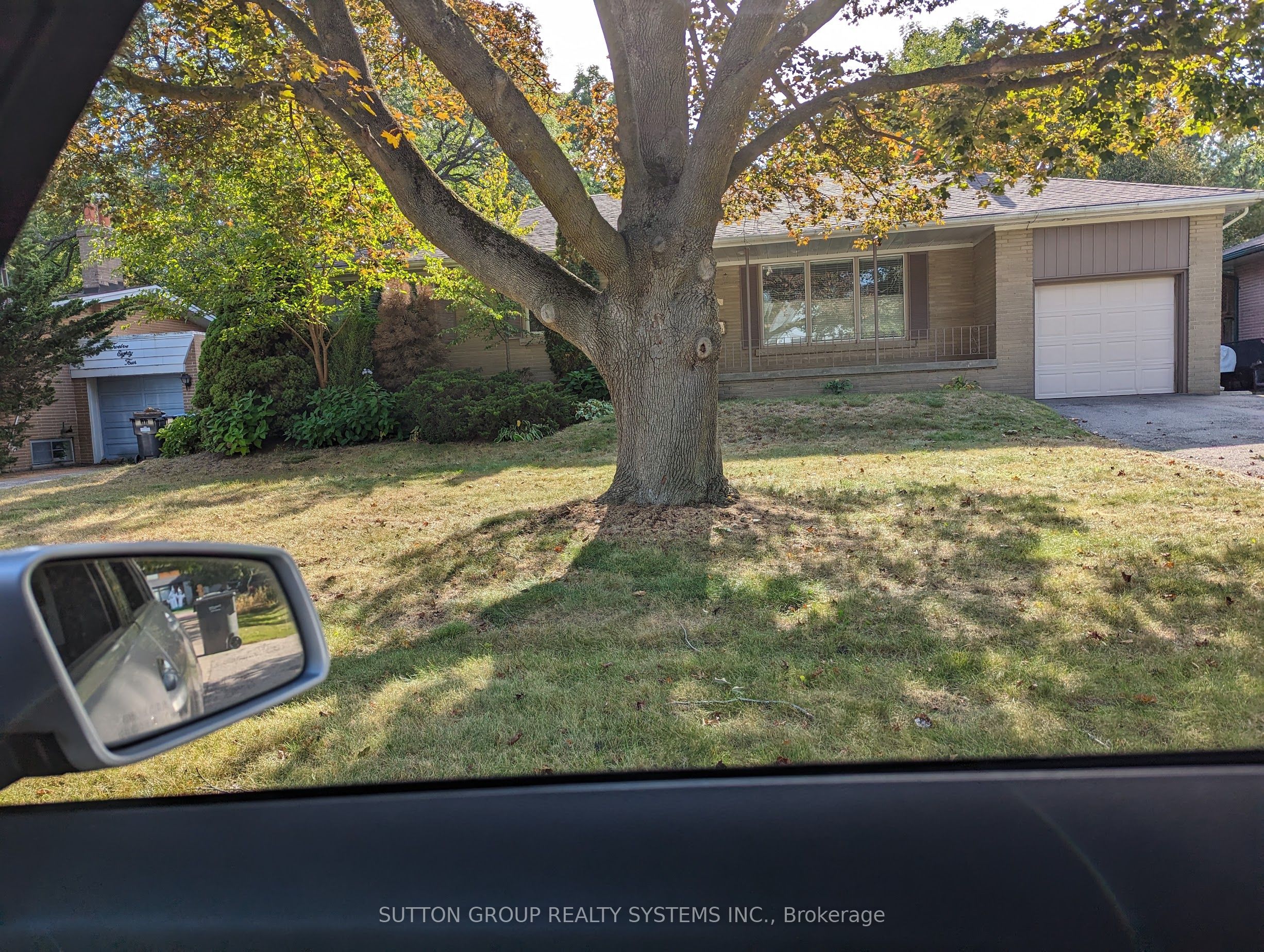 1292 Twin Oaks Dell N/a Property Photo 2