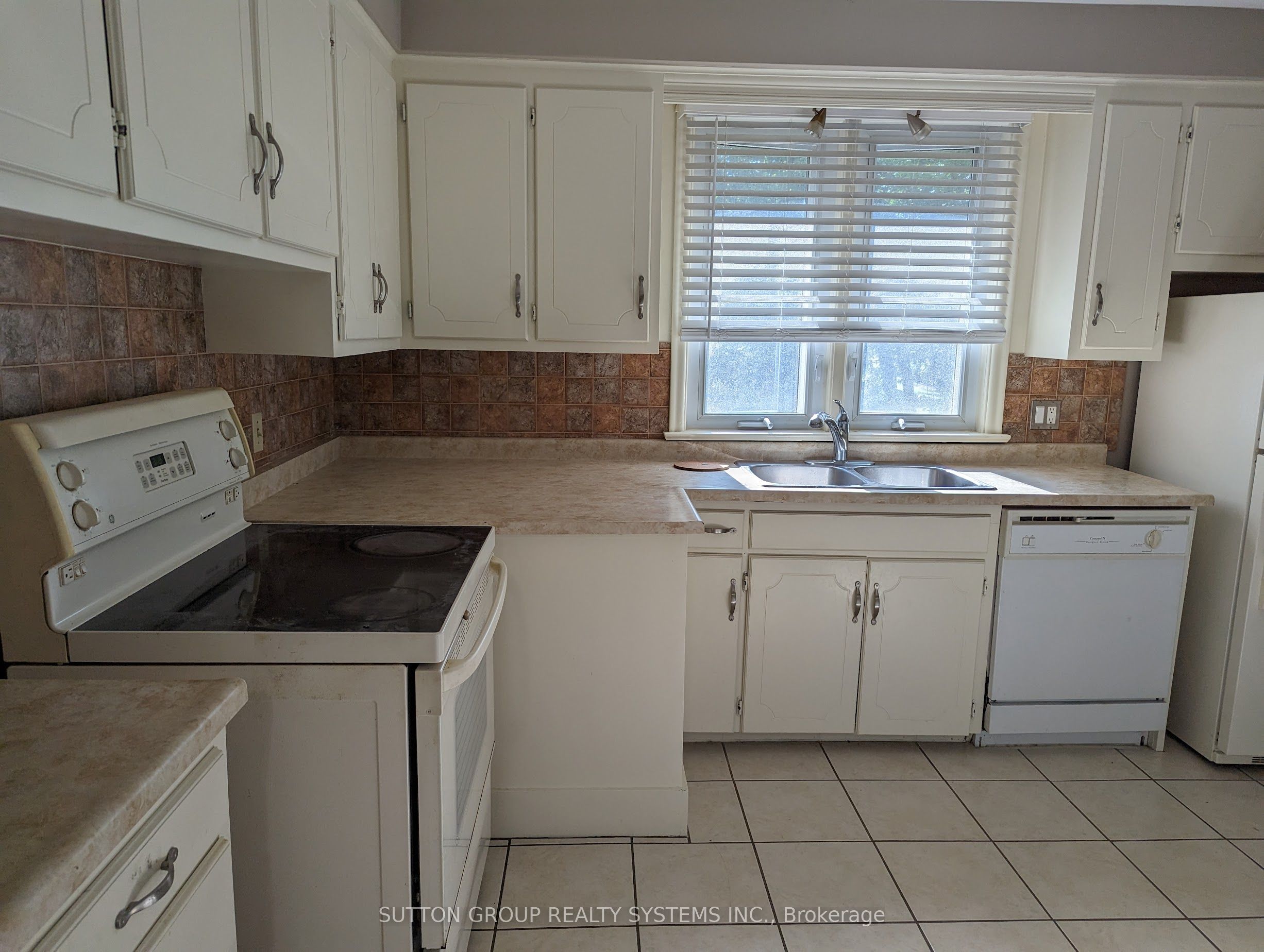 1292 Twin Oaks Dell N/a Property Photo 10