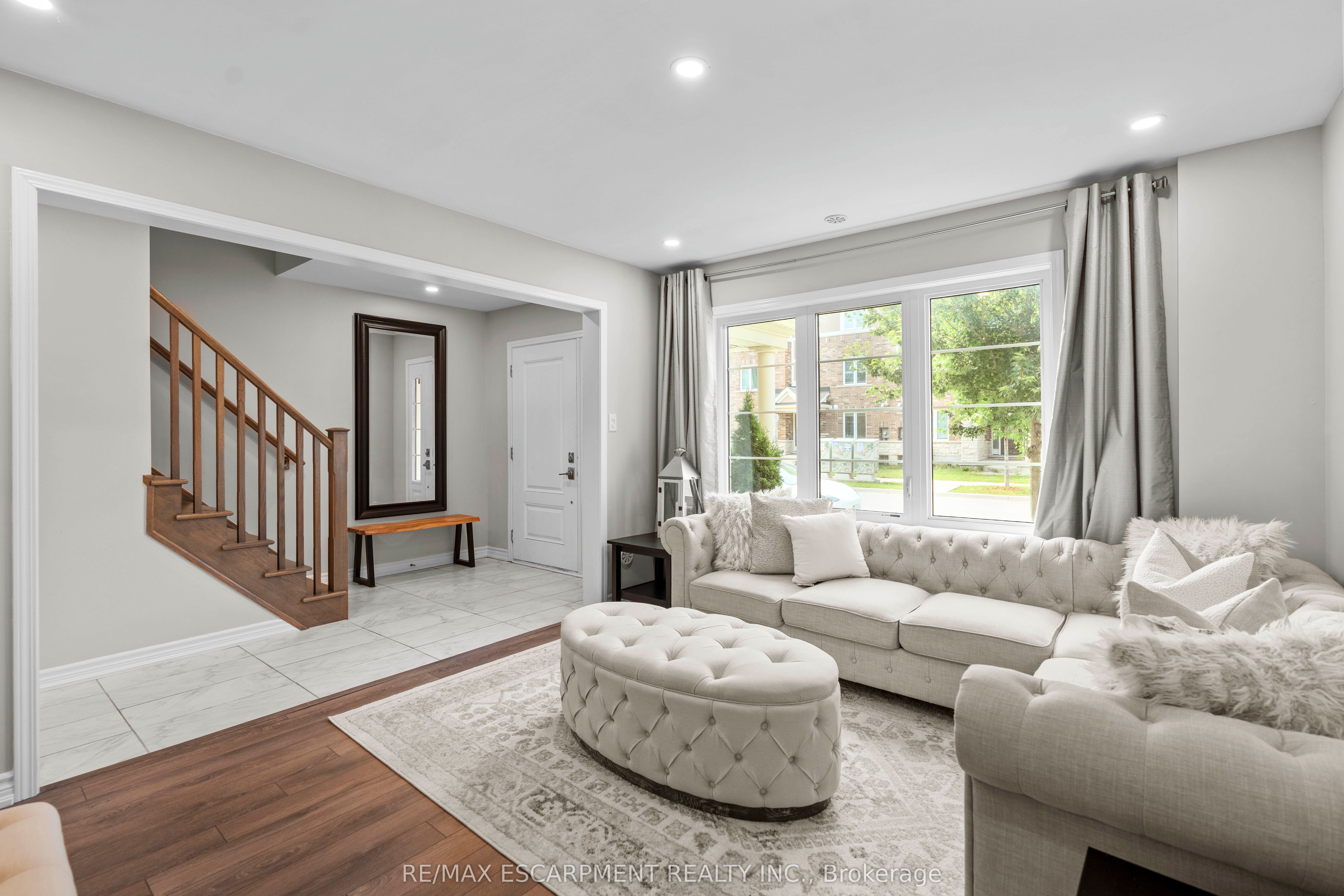 352 Timberland Gate Property Photo 6