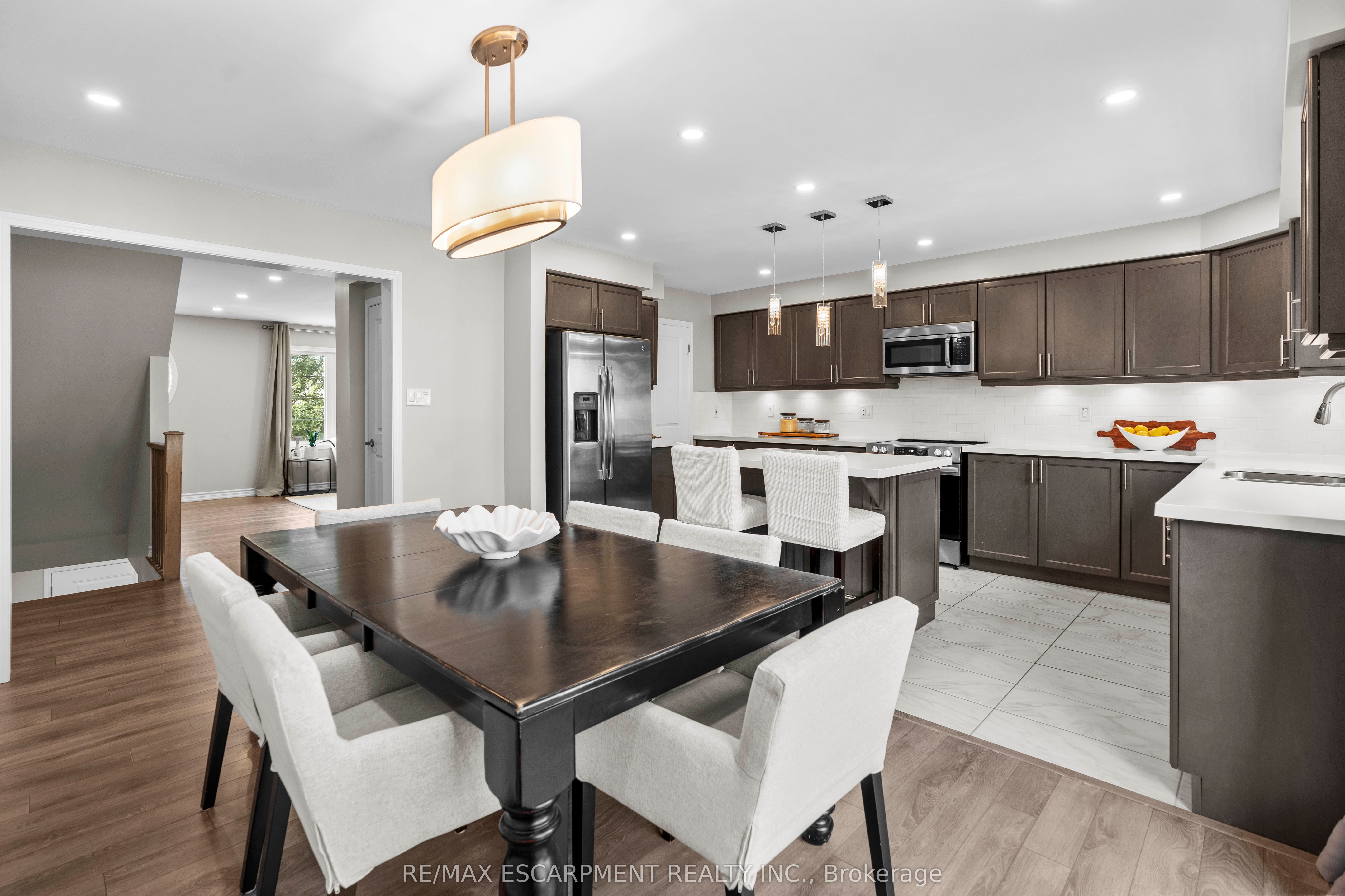 352 Timberland Gate Property Photo 8