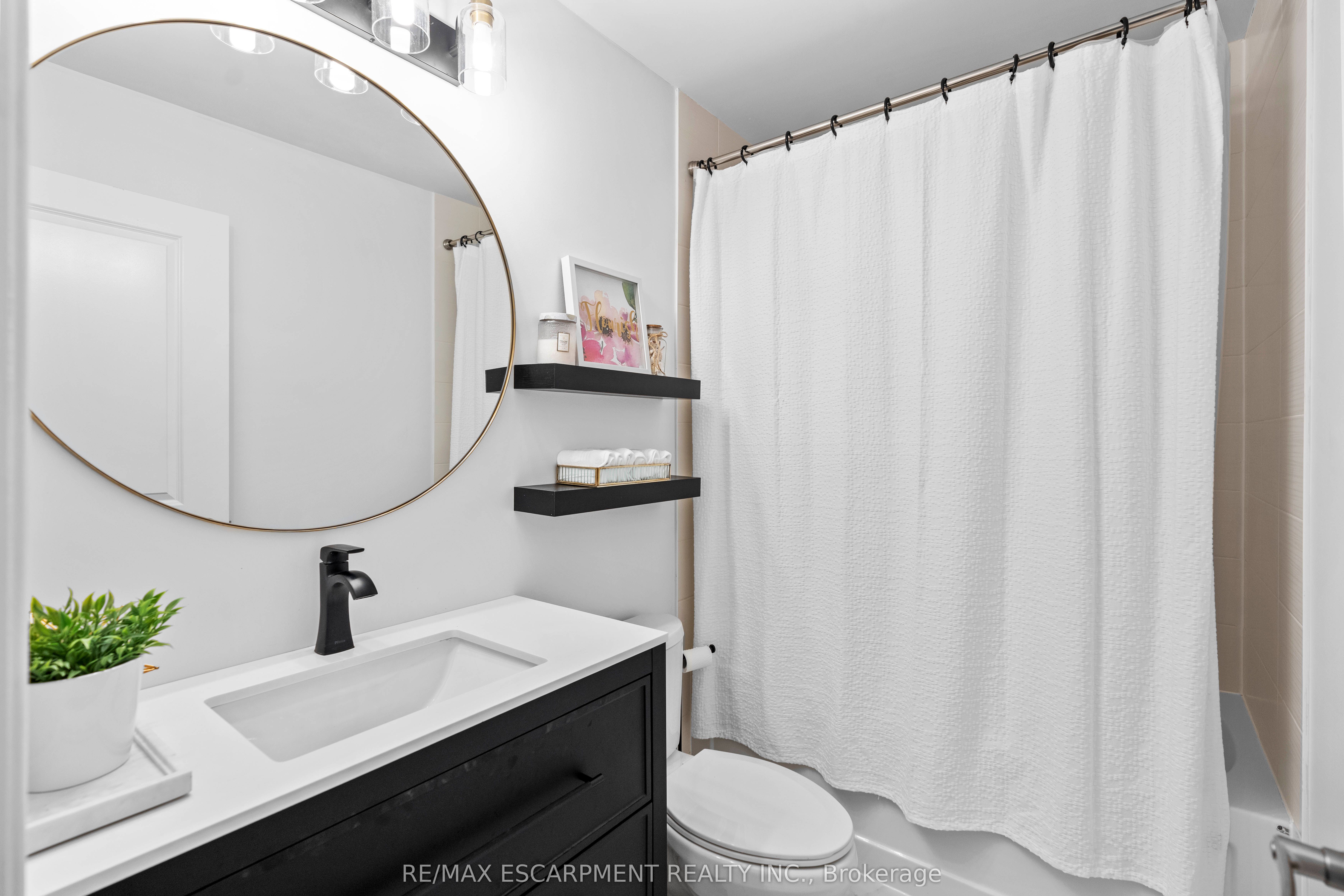 352 Timberland Gate Property Photo 24
