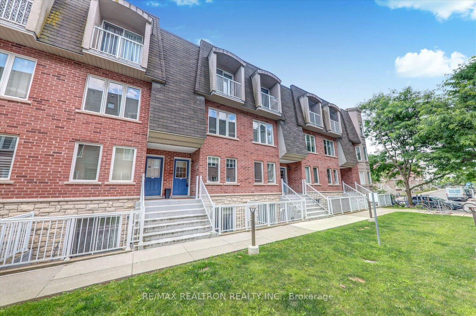 35 Foundry Avenue 34 Property Photo 3