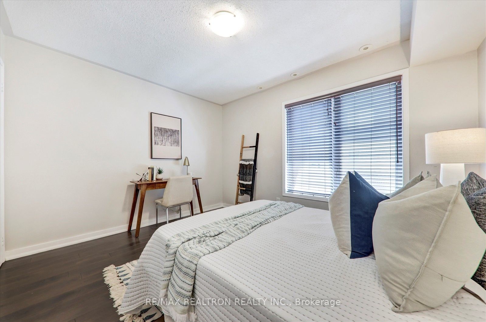 35 Foundry Avenue 34 Property Photo 9