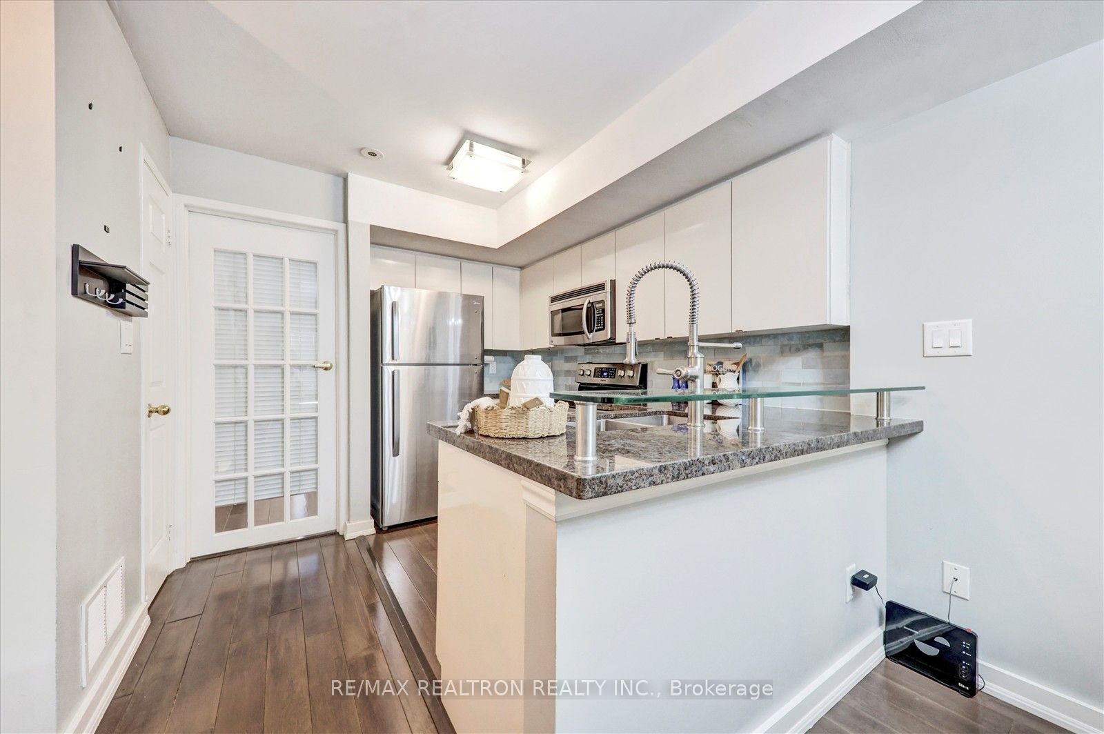 35 Foundry Avenue 34 Property Photo 10