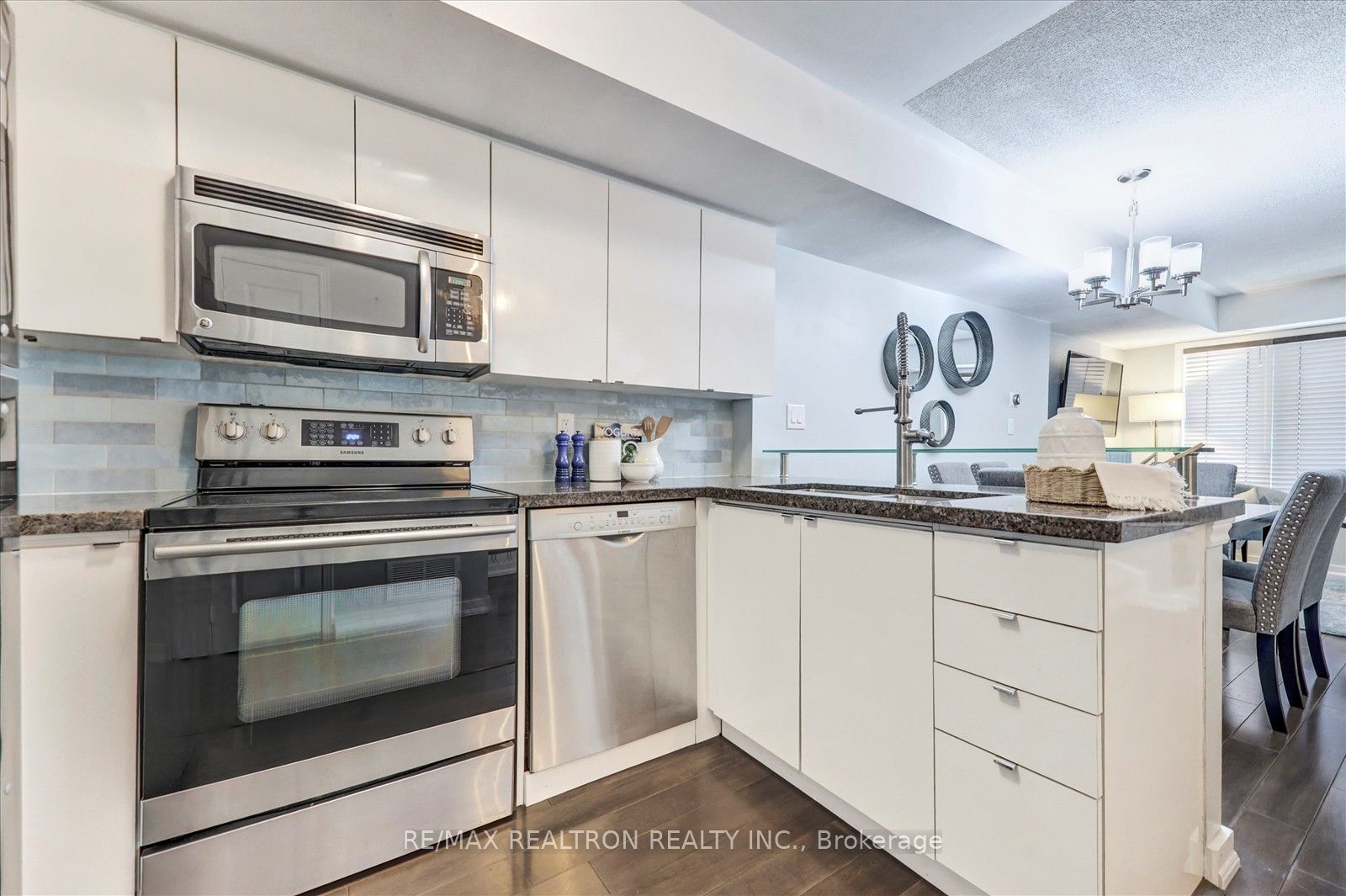 35 Foundry Avenue 34 Property Photo 11