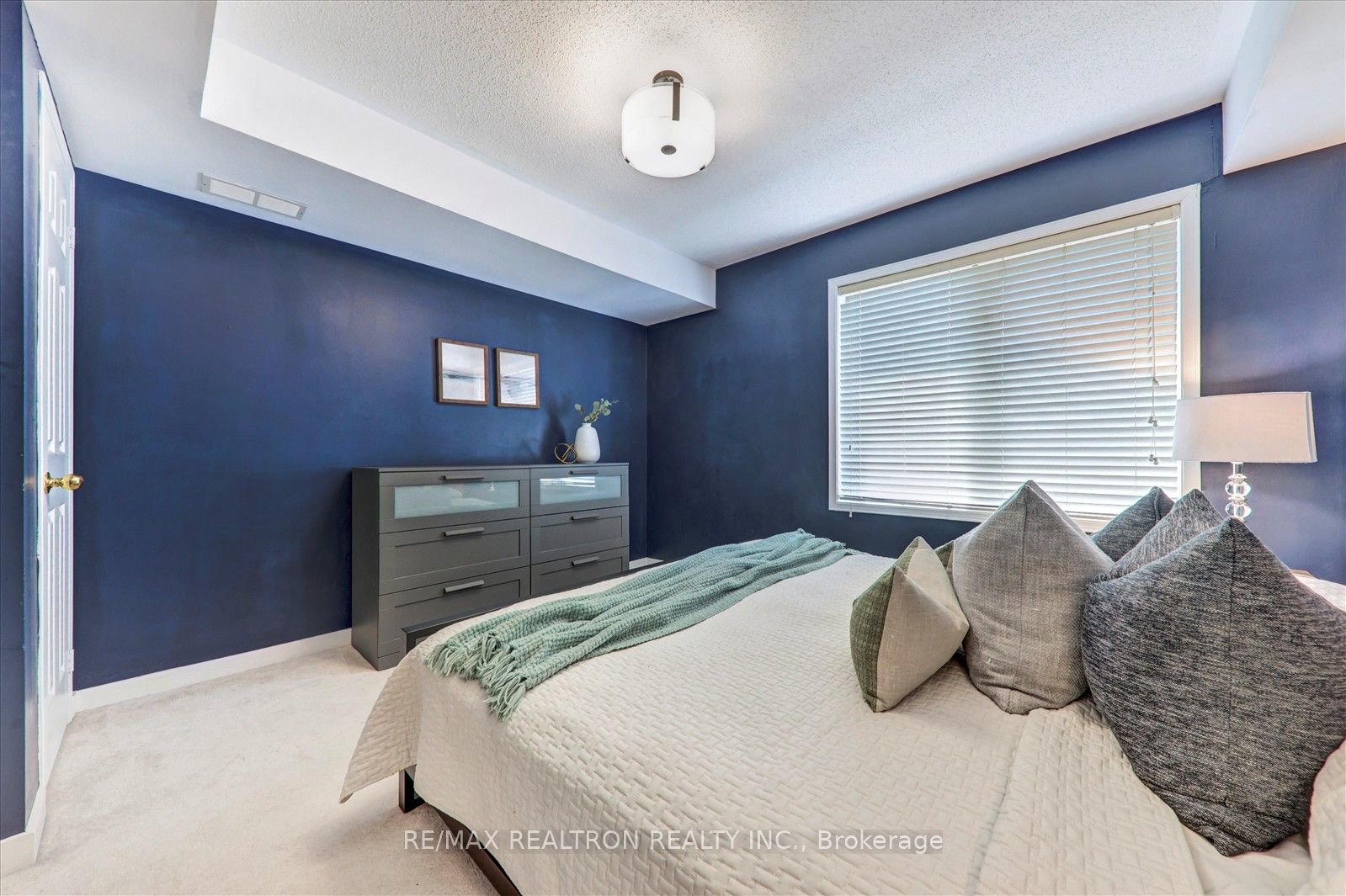 35 Foundry Avenue 34 Property Photo 23