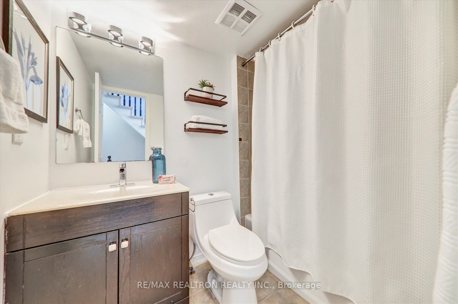 35 Foundry Avenue 34 Property Photo 28