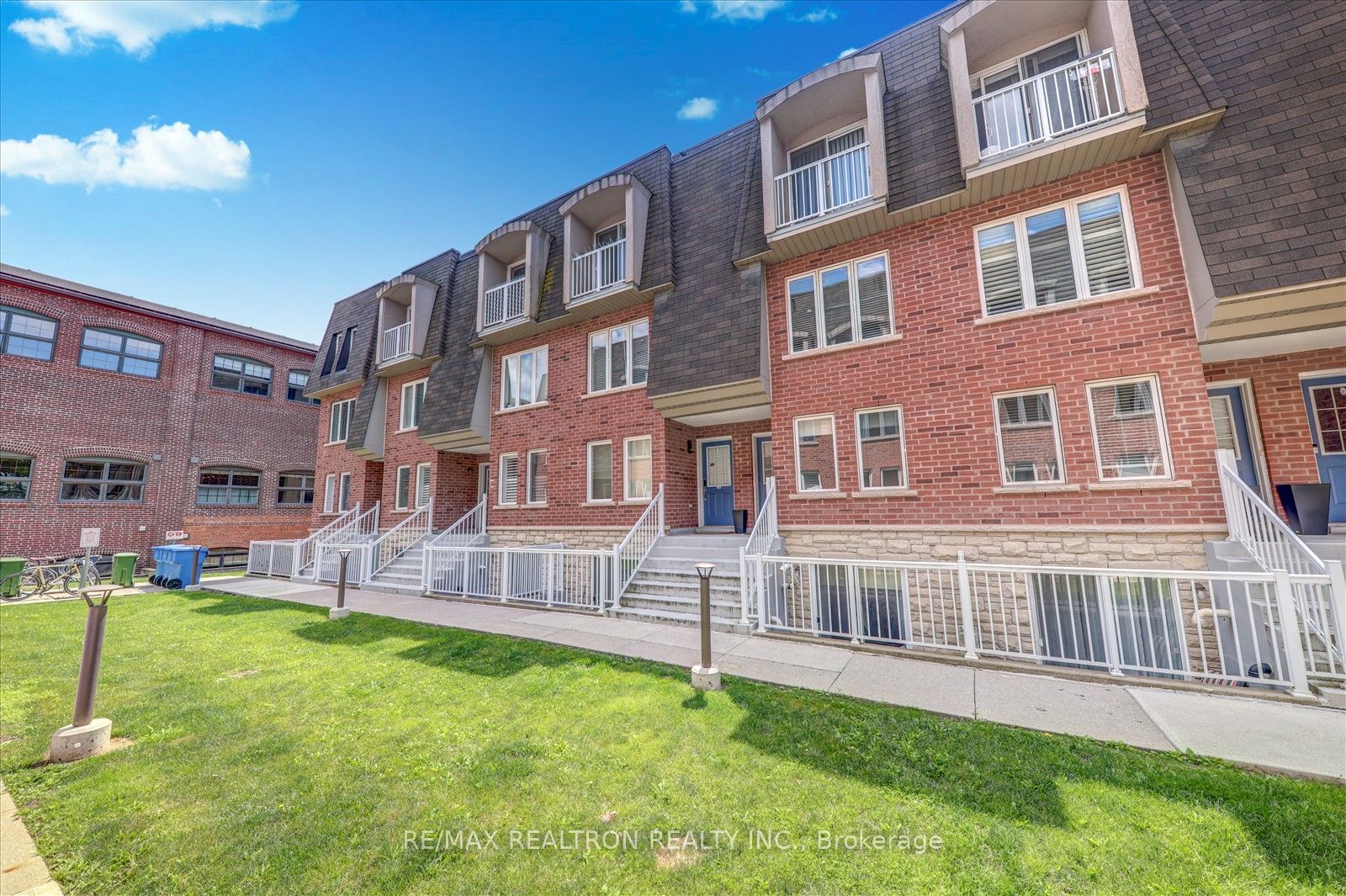 35 Foundry Avenue 34 Property Photo 34