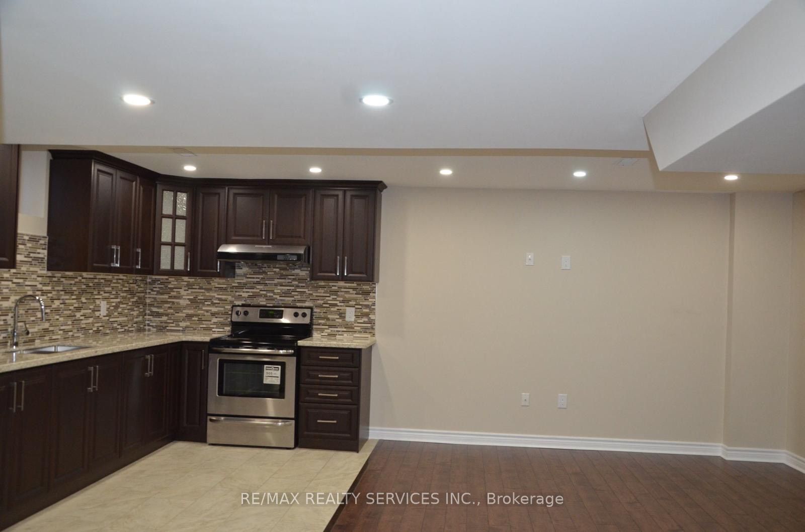 9 Beechmont Drive Property Photo 12