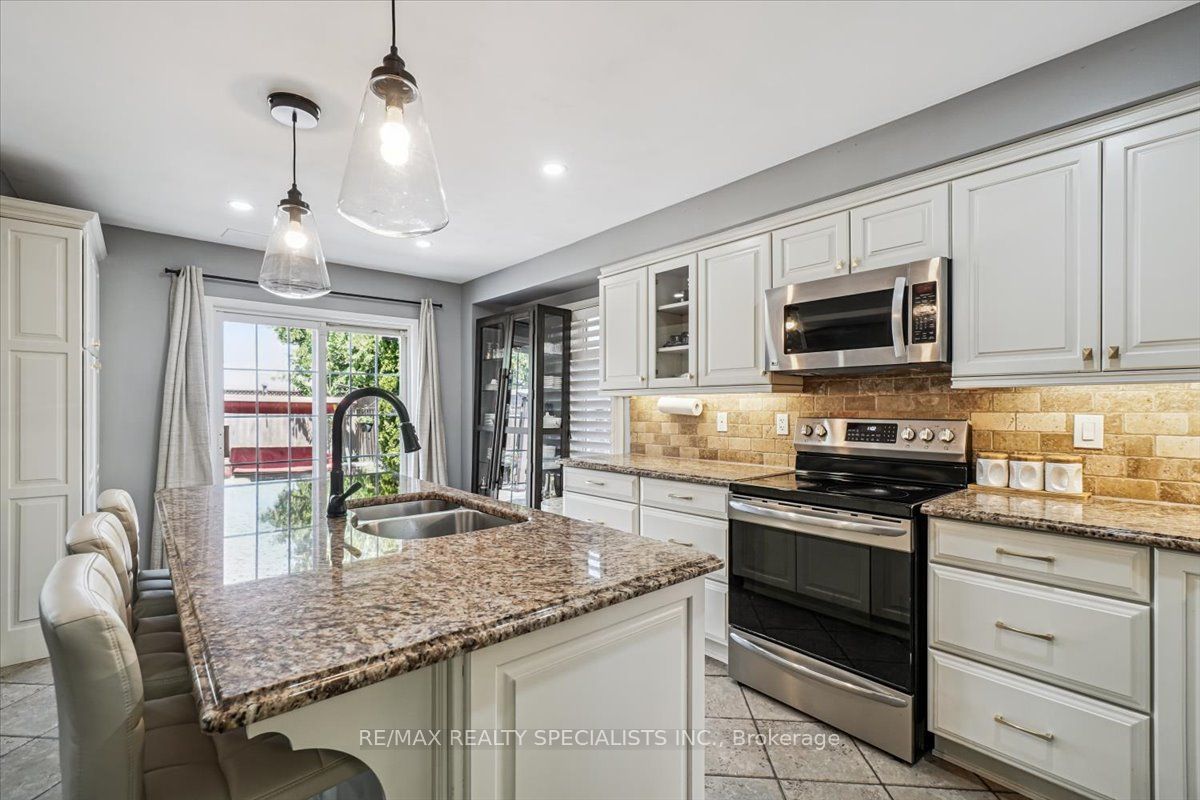 3433 Sunlight Street Property Photo 12