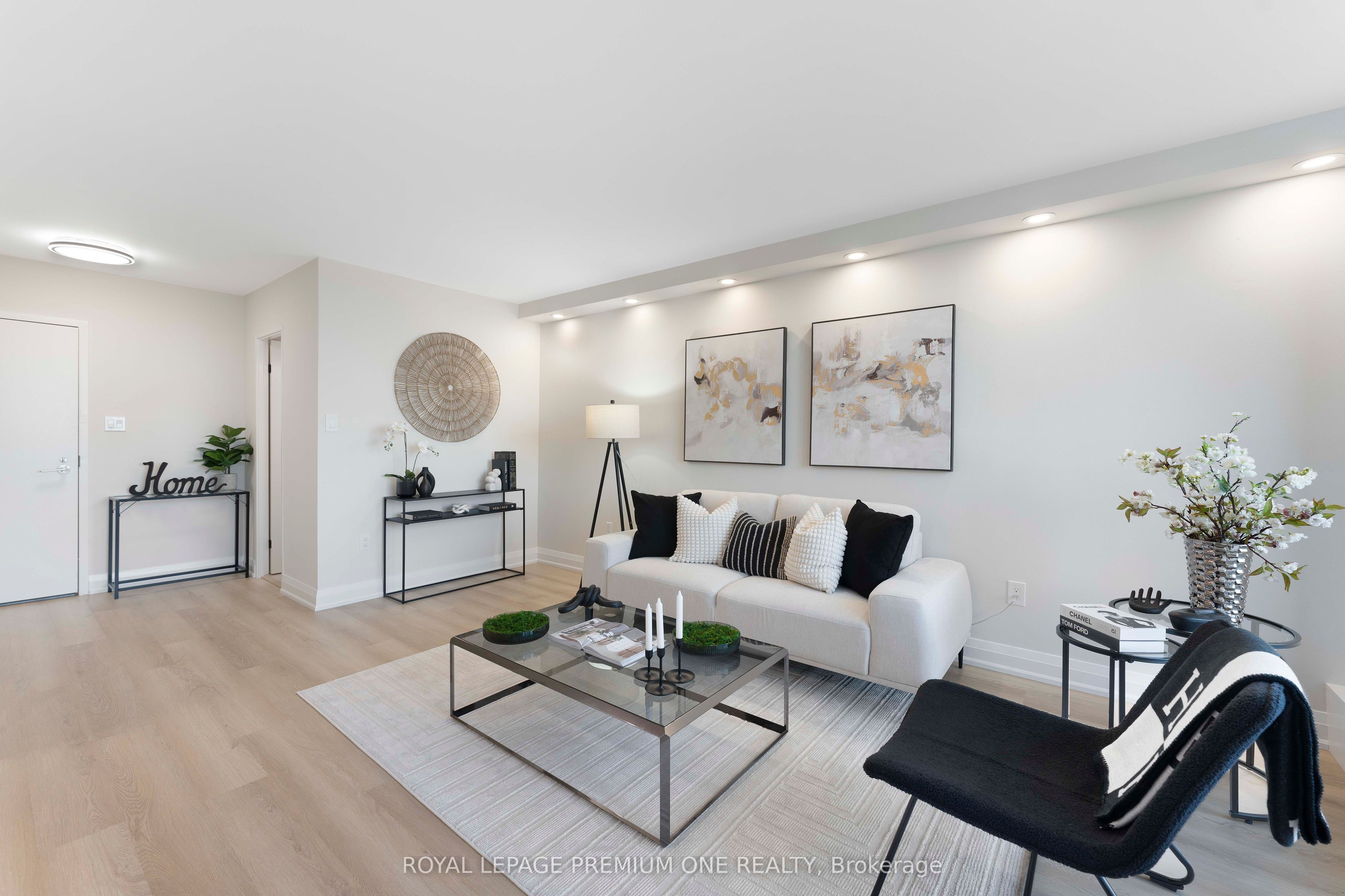 #608 - 60 Southport Street Property Photo 5