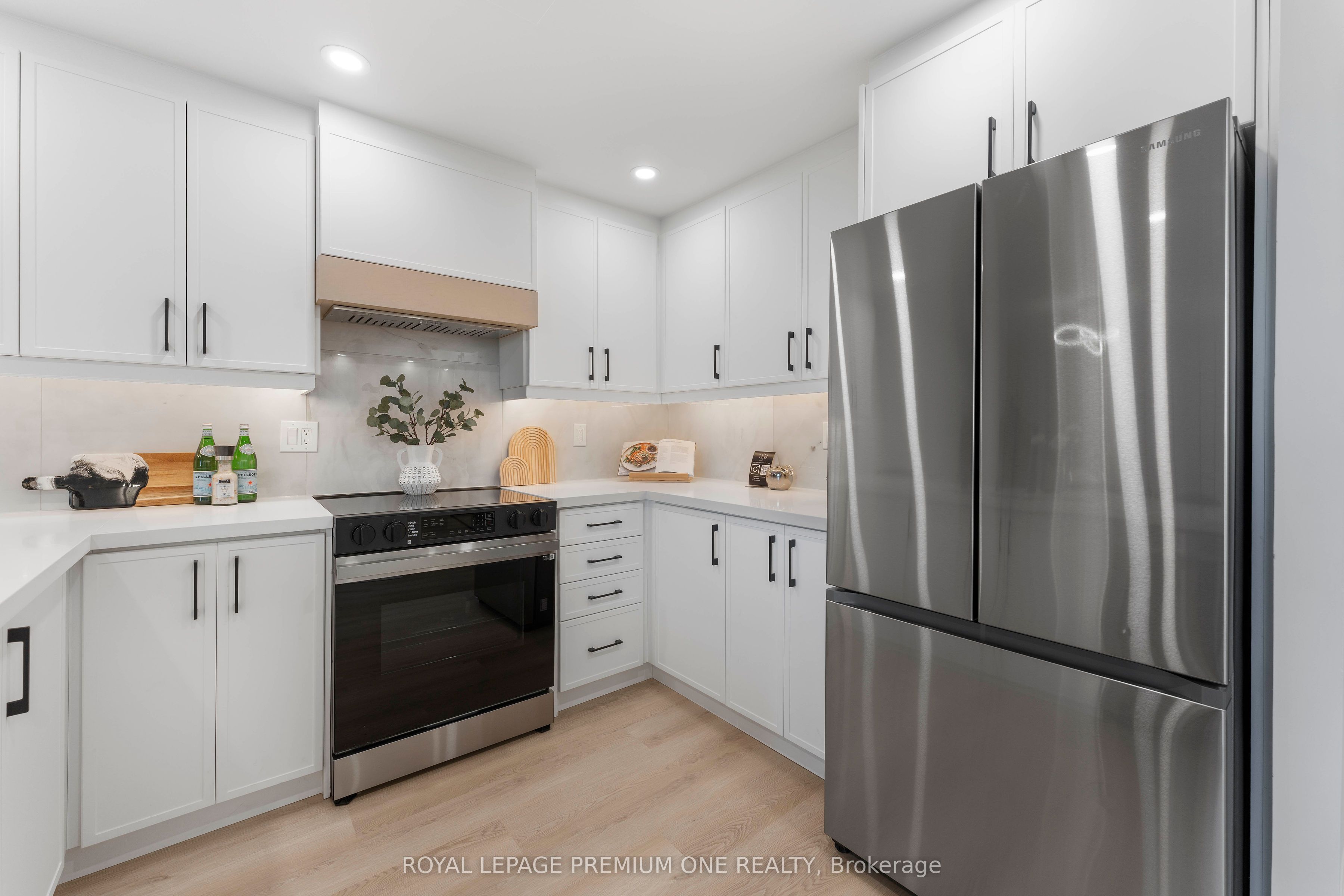 #608 - 60 Southport Street Property Photo 8